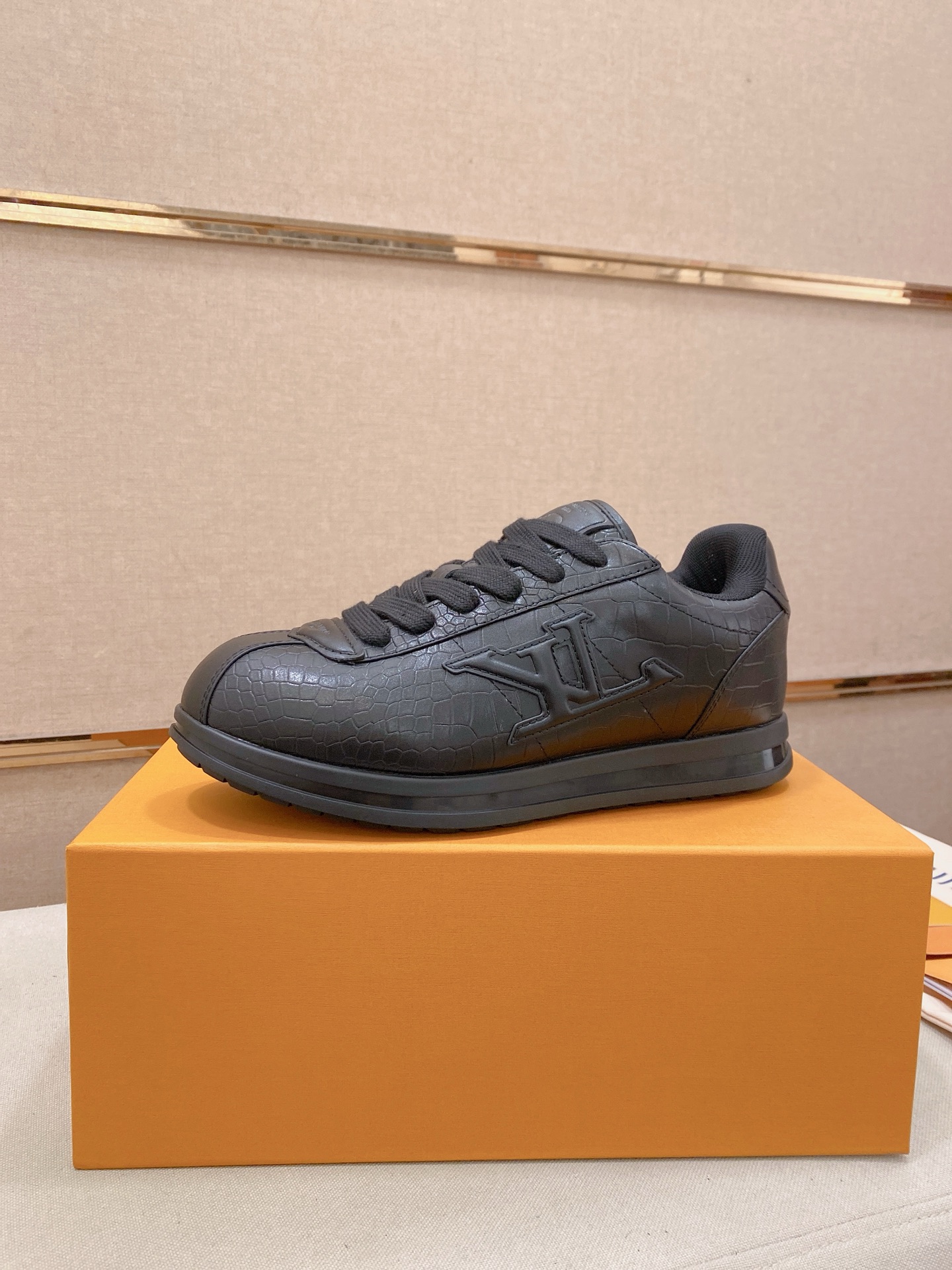 LV shoe