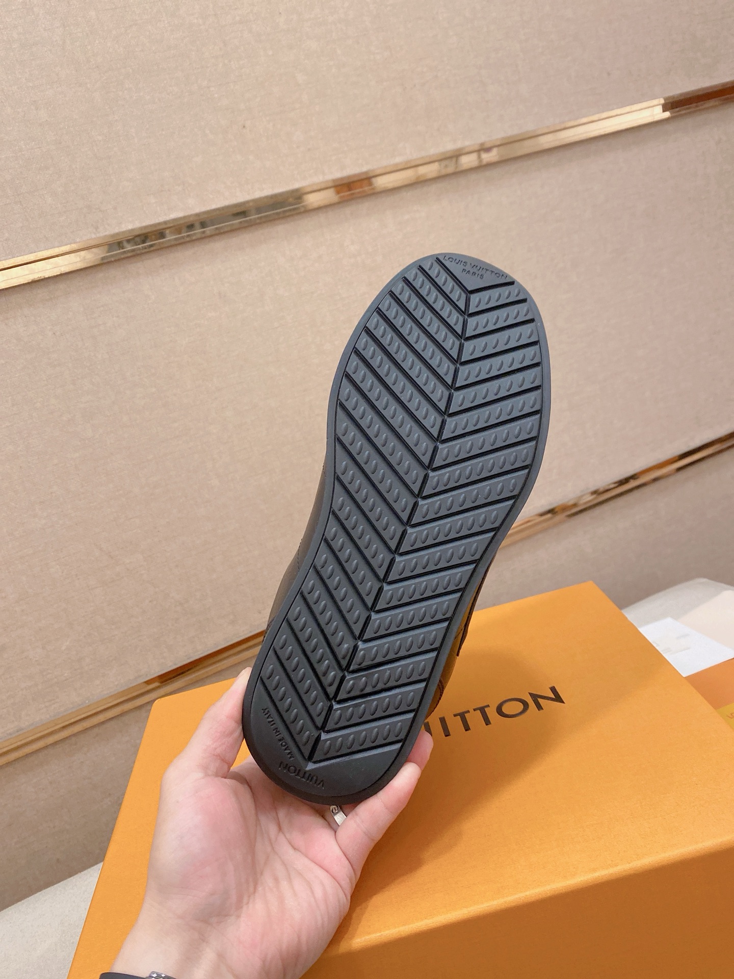 LV shoe