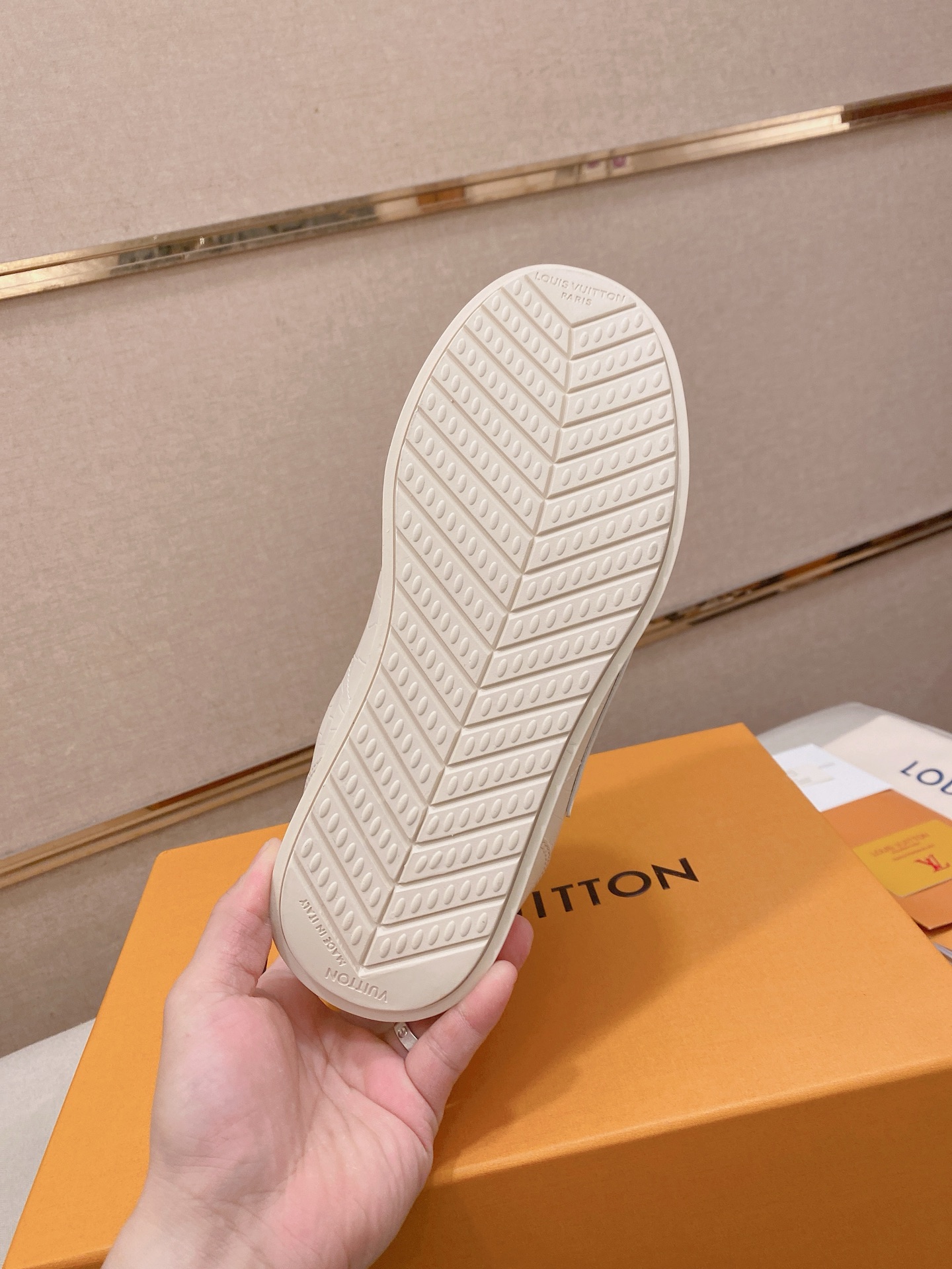 LV shoe