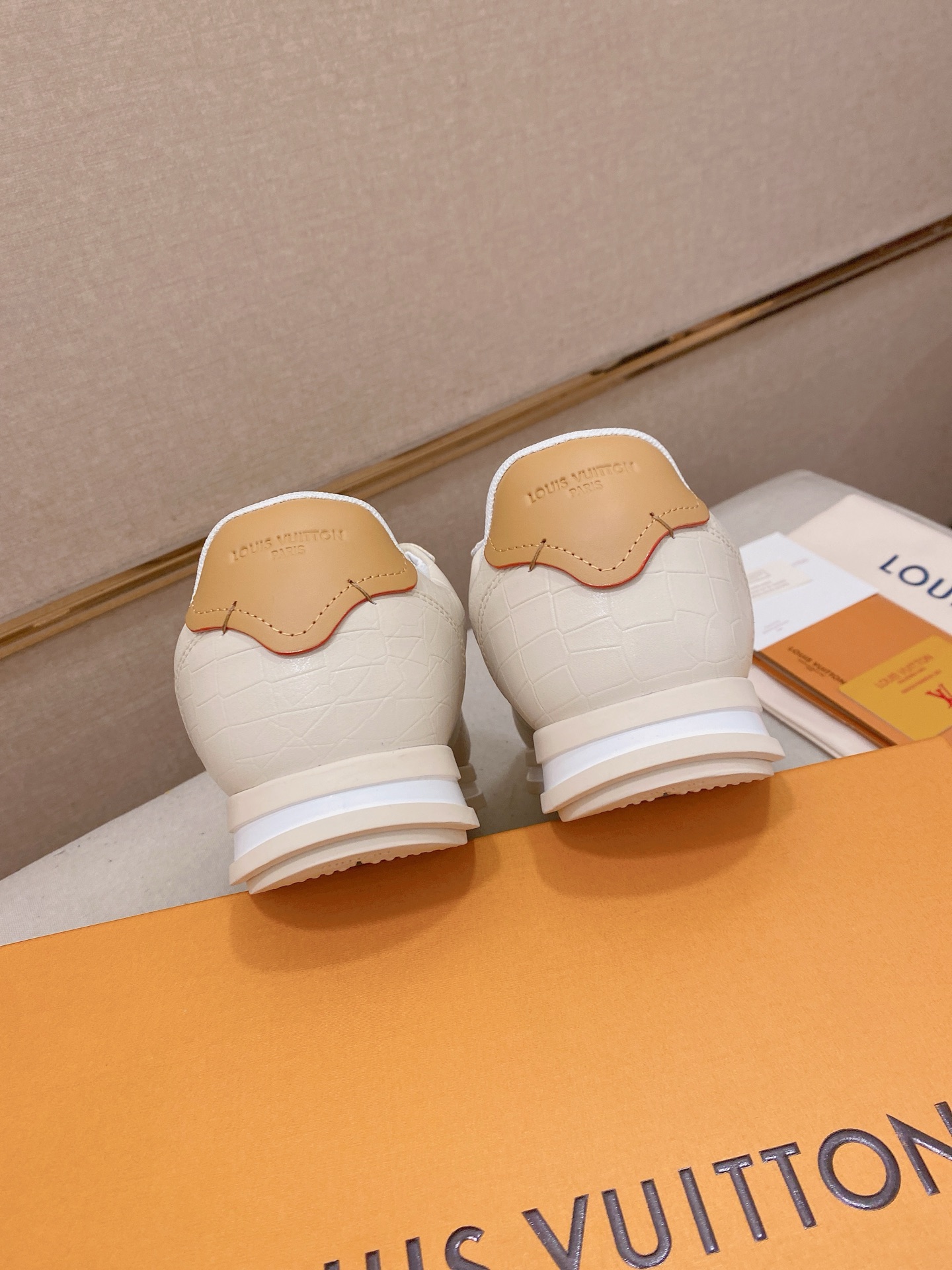 LV shoe
