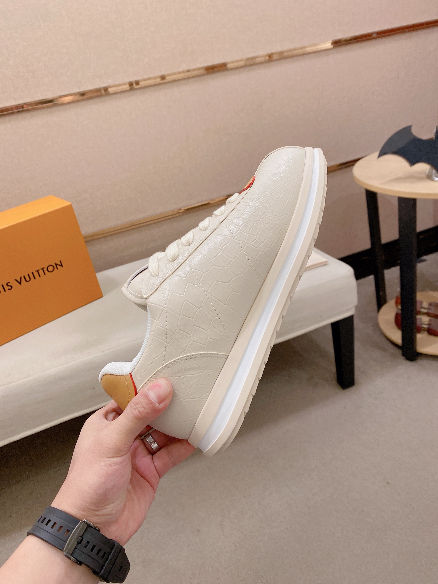 LV shoe