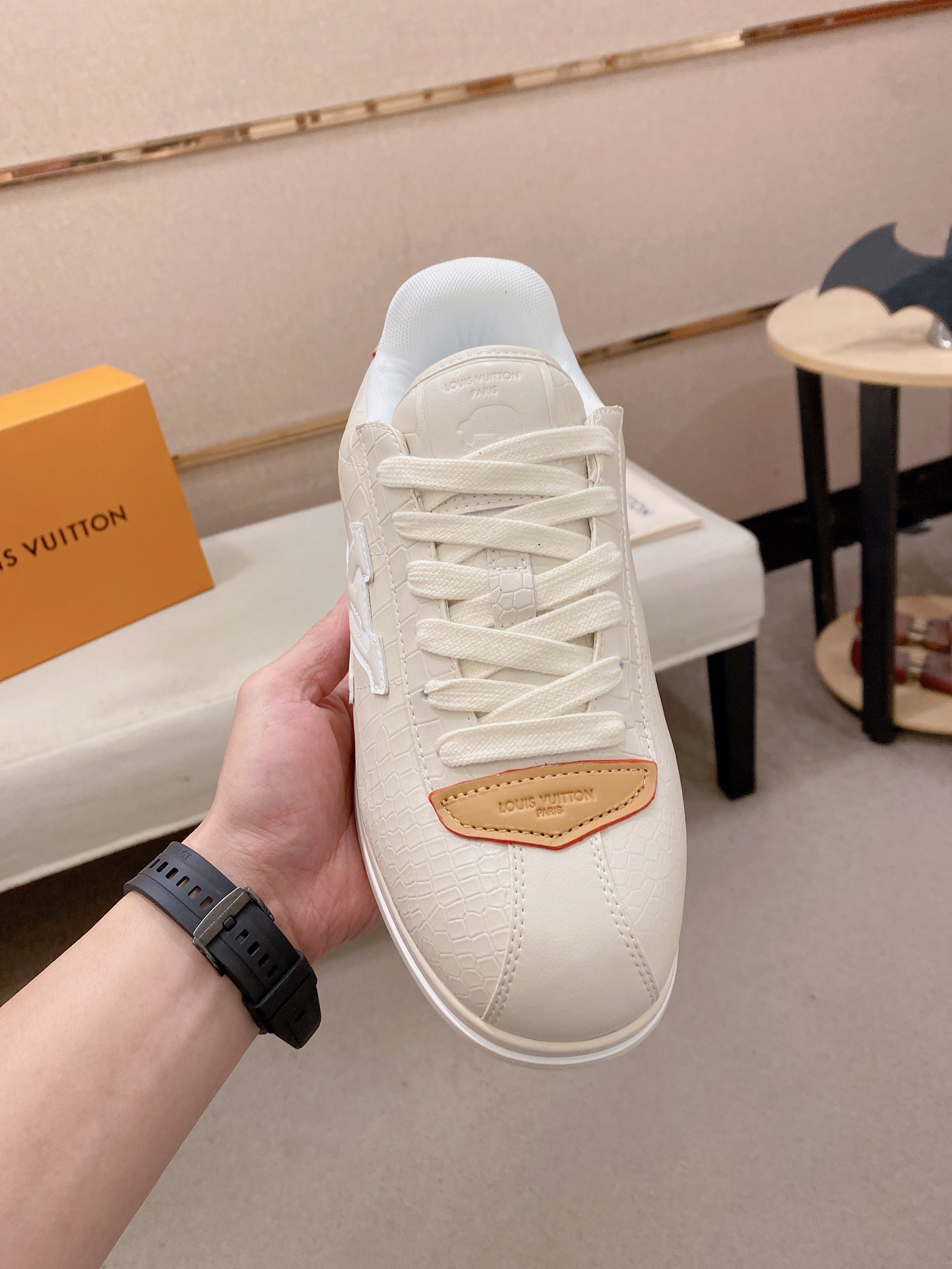 LV shoe