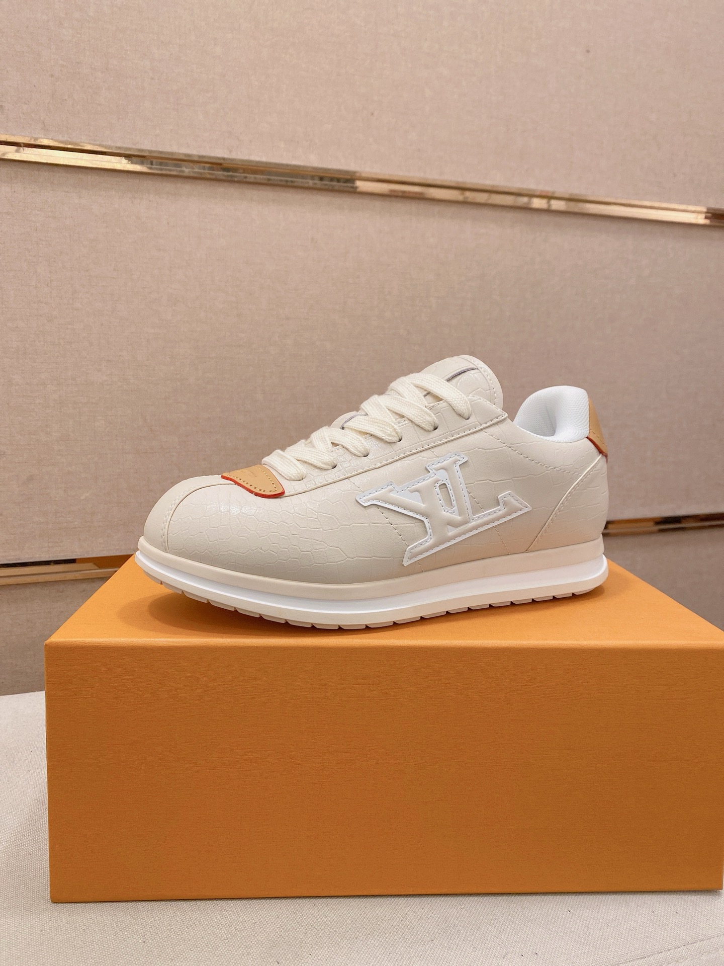 LV shoe