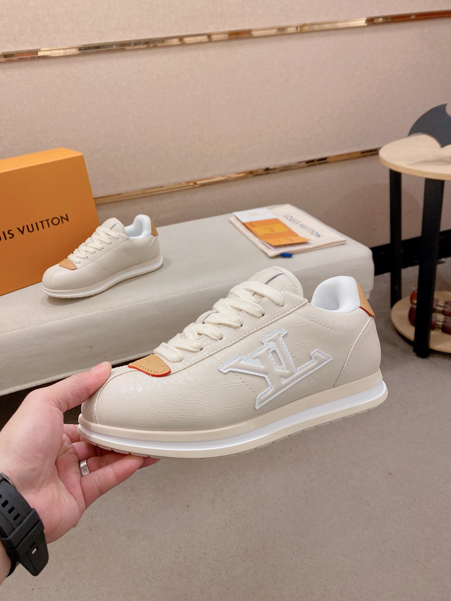 LV shoe