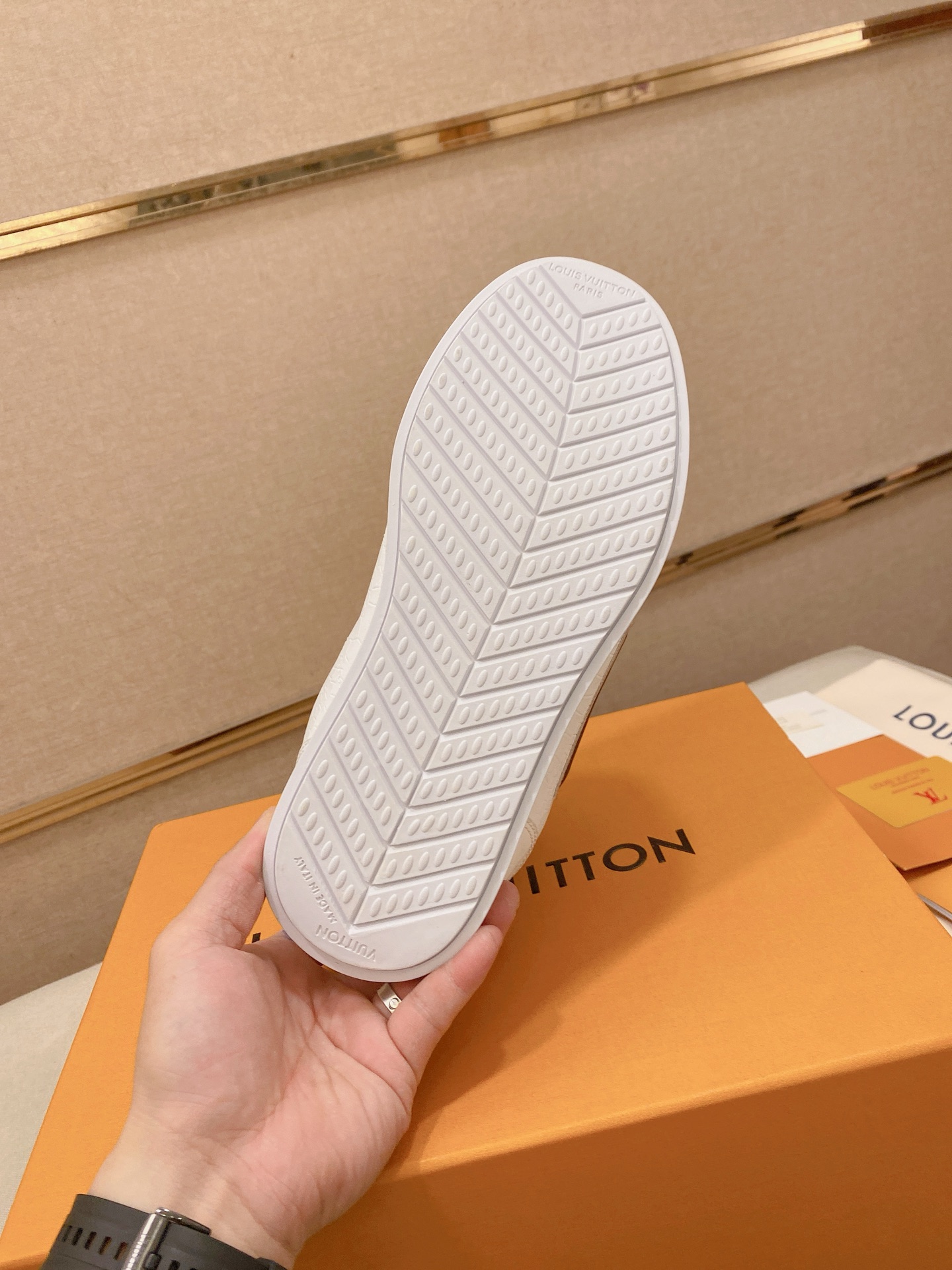 LV shoe