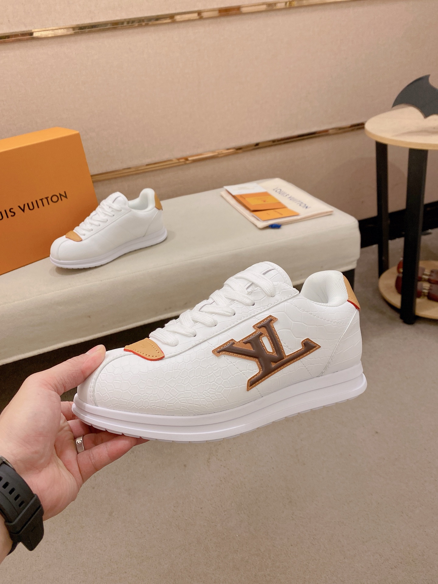 LV shoe