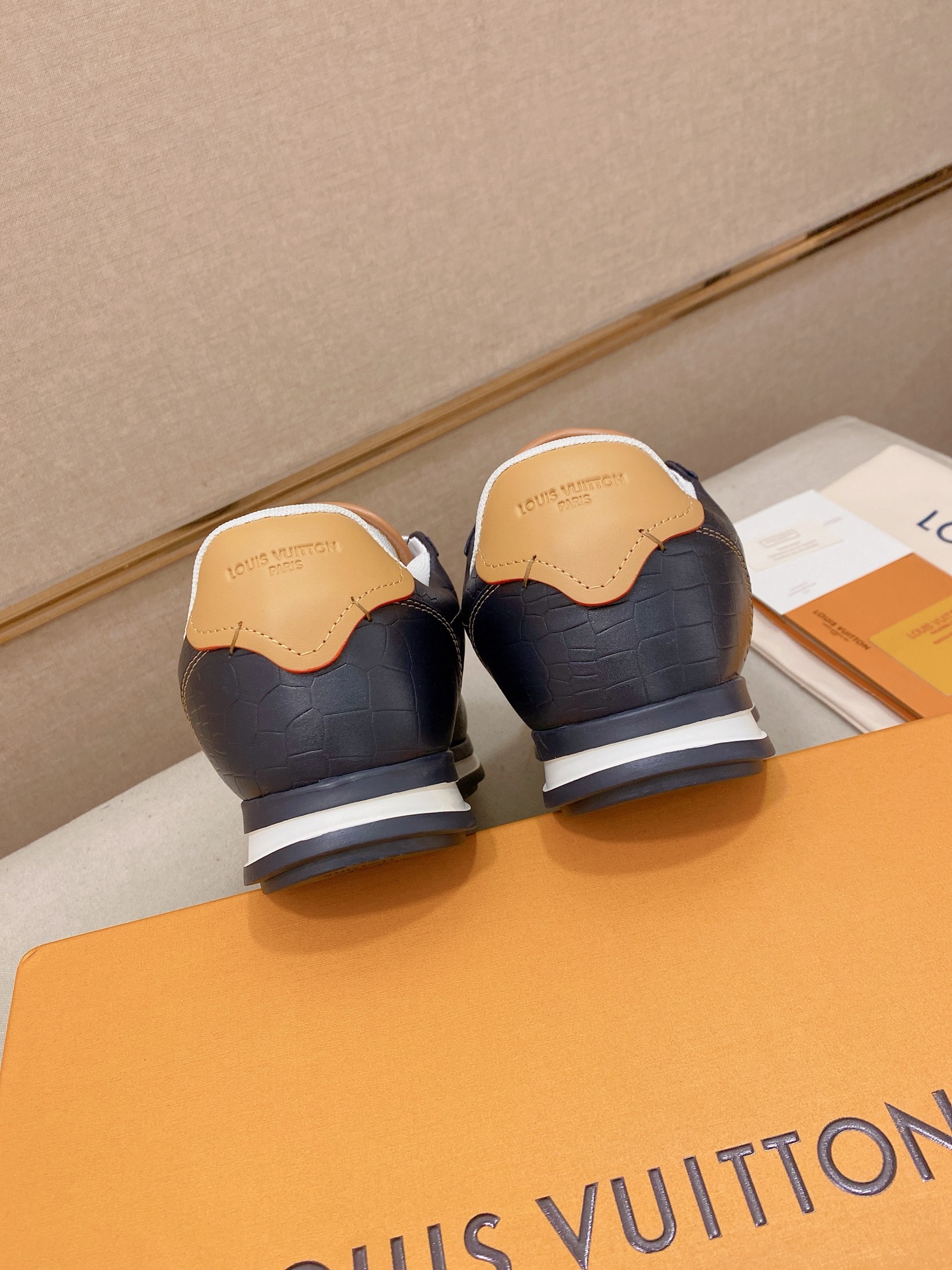 LV shoe