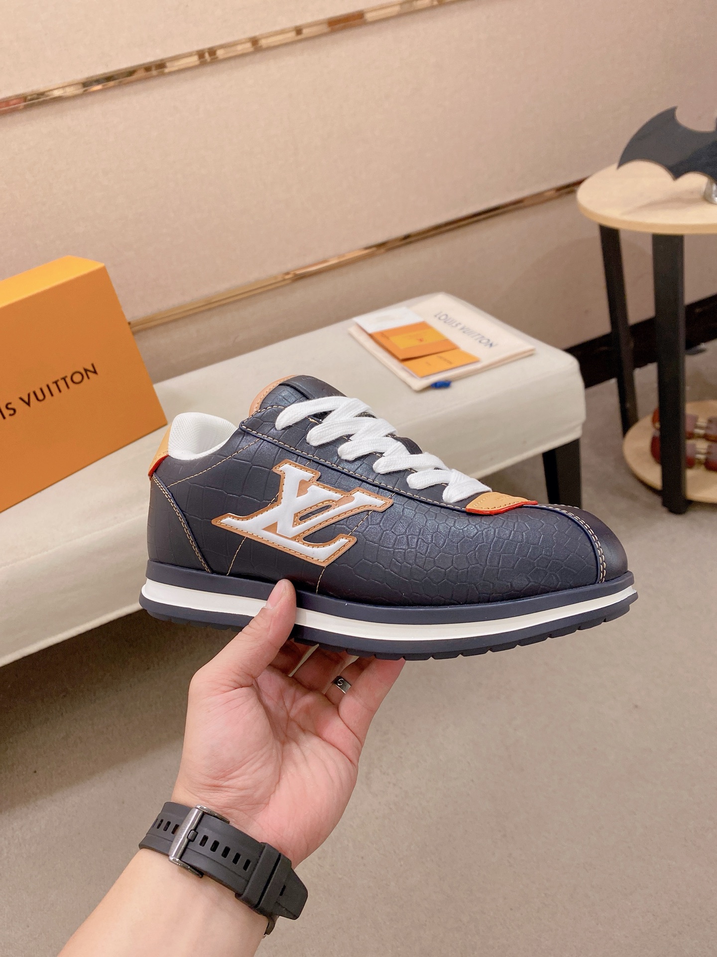 LV shoe