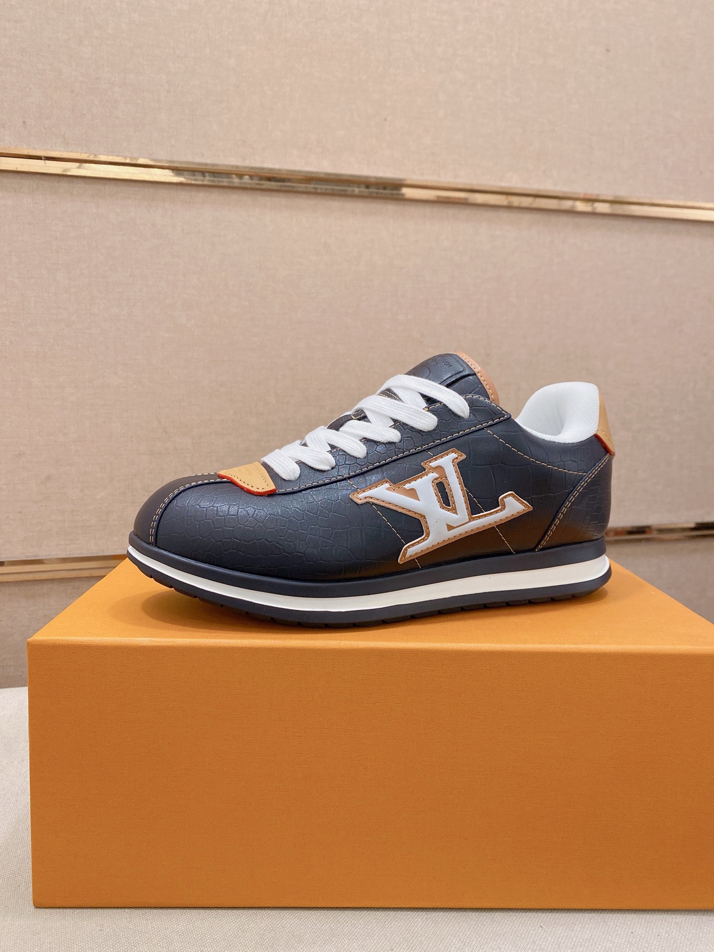 LV shoe
