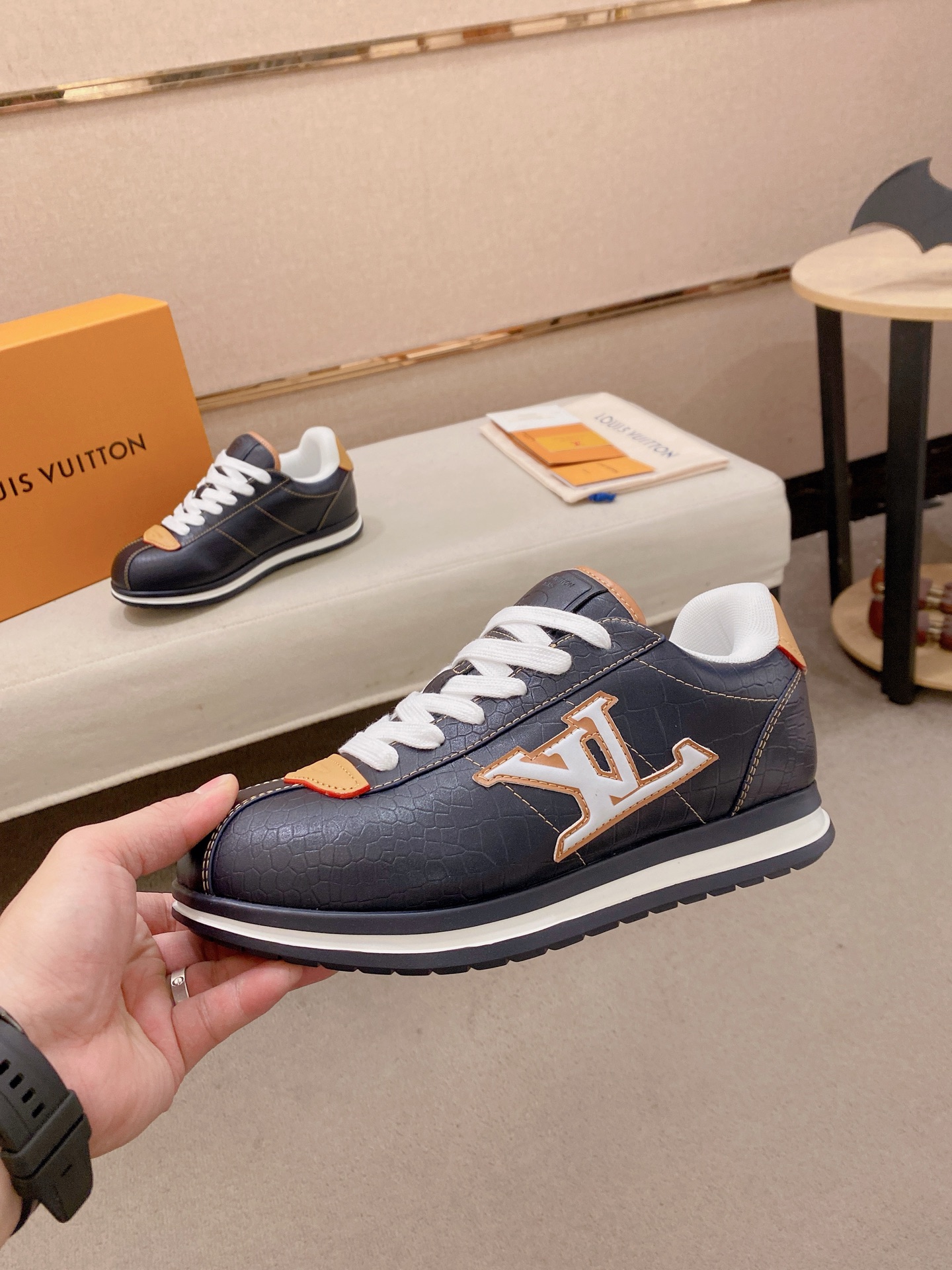 LV shoe