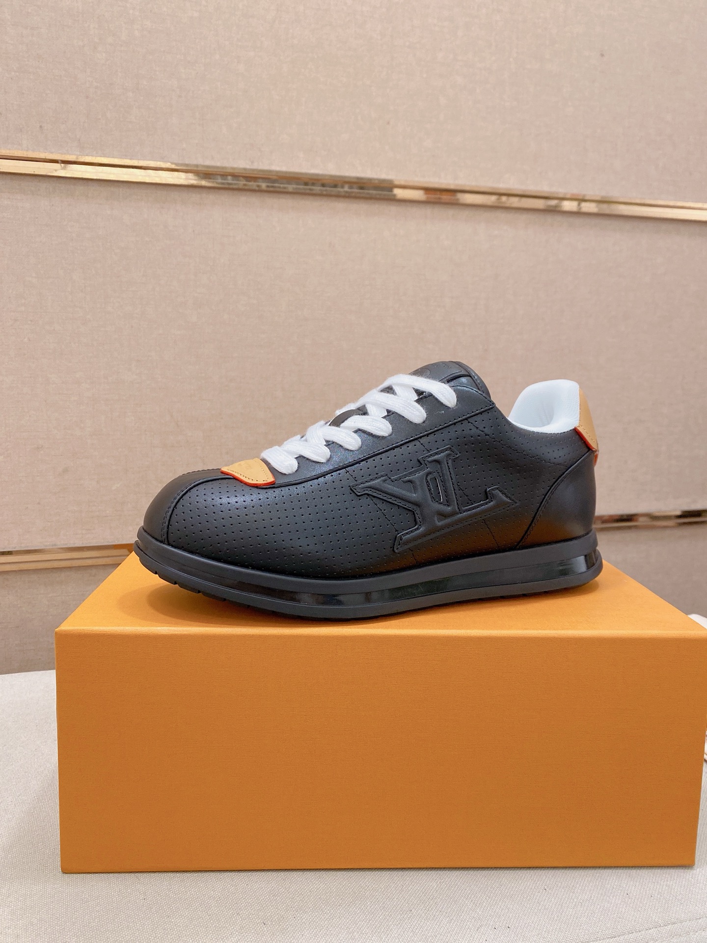 LV shoe