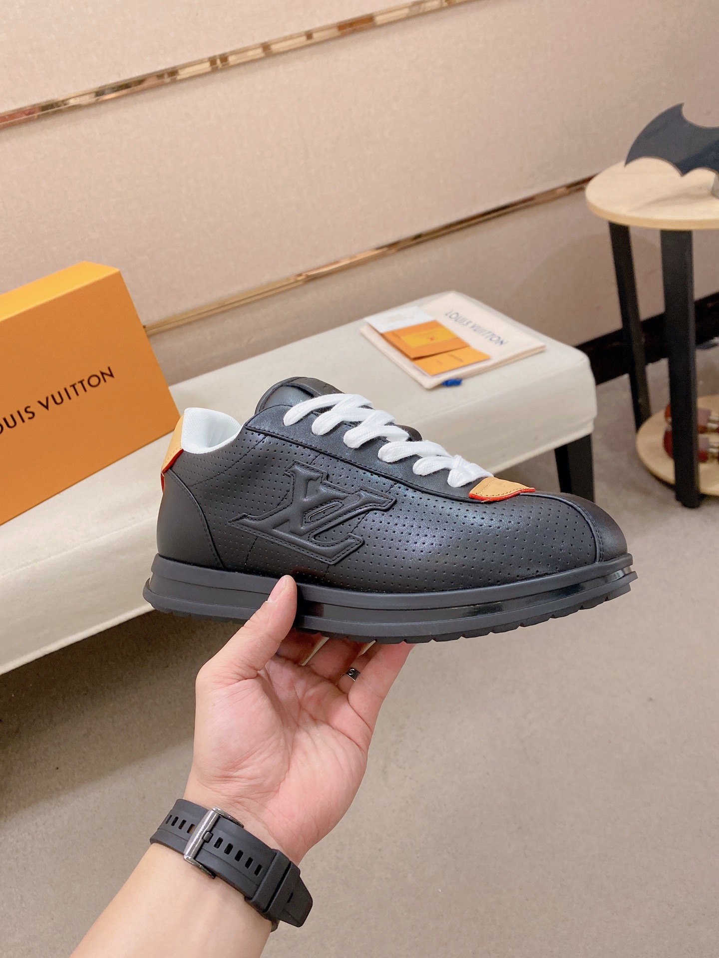 LV shoe