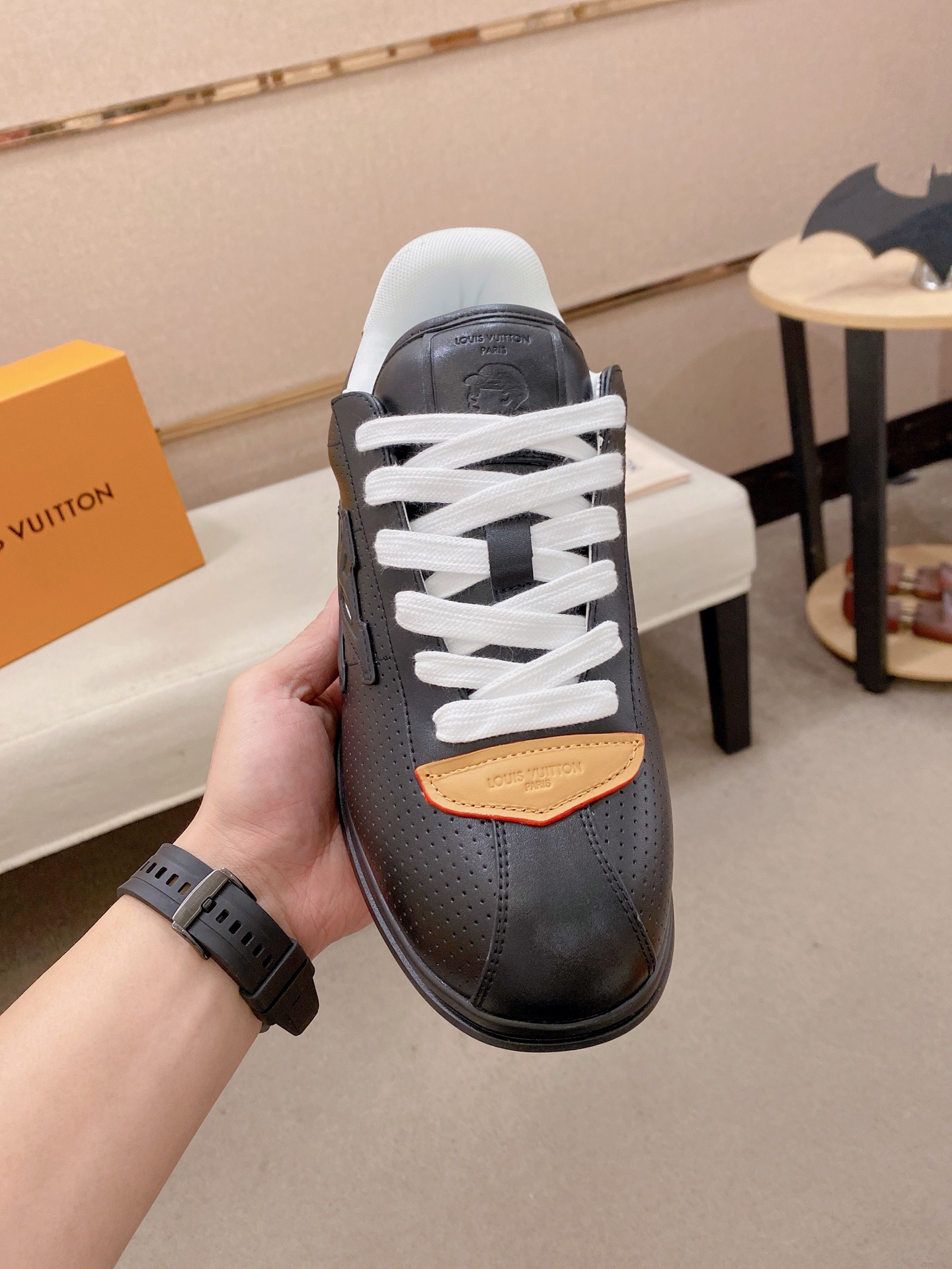 LV shoe