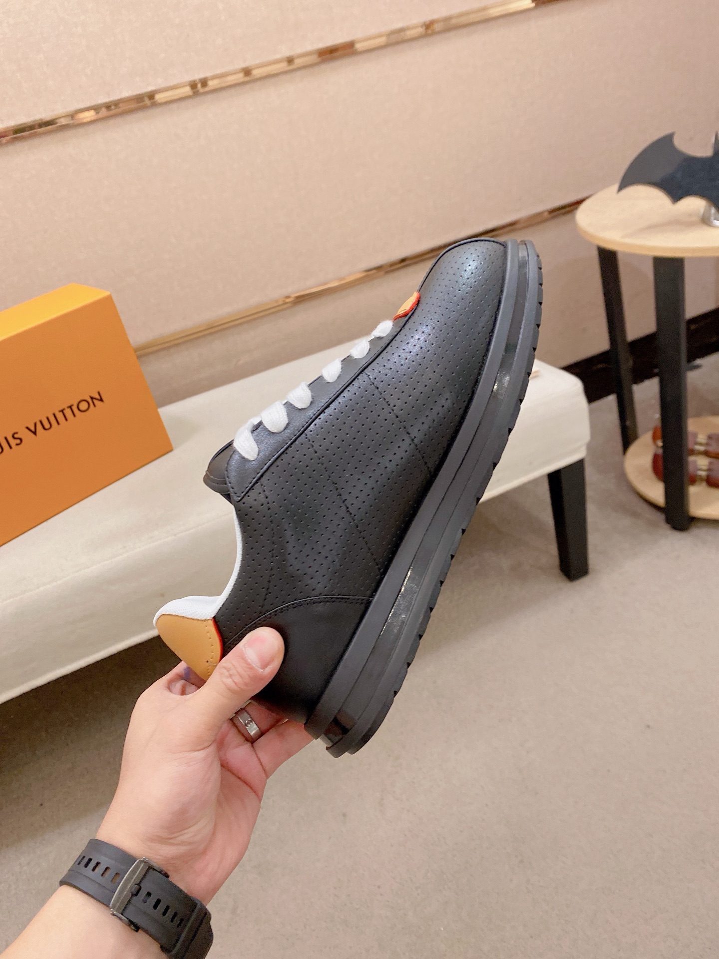 LV shoe