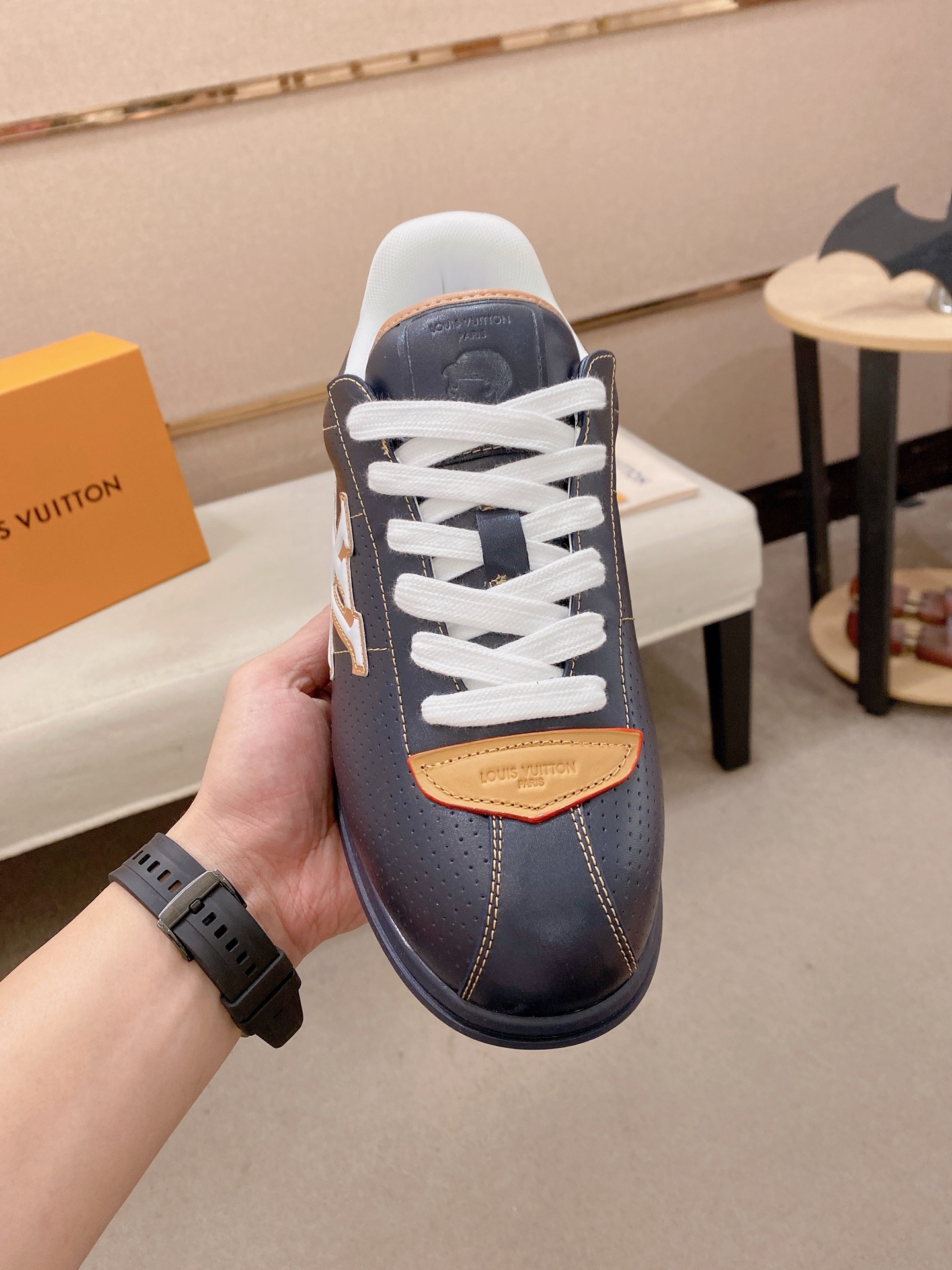 LV shoe