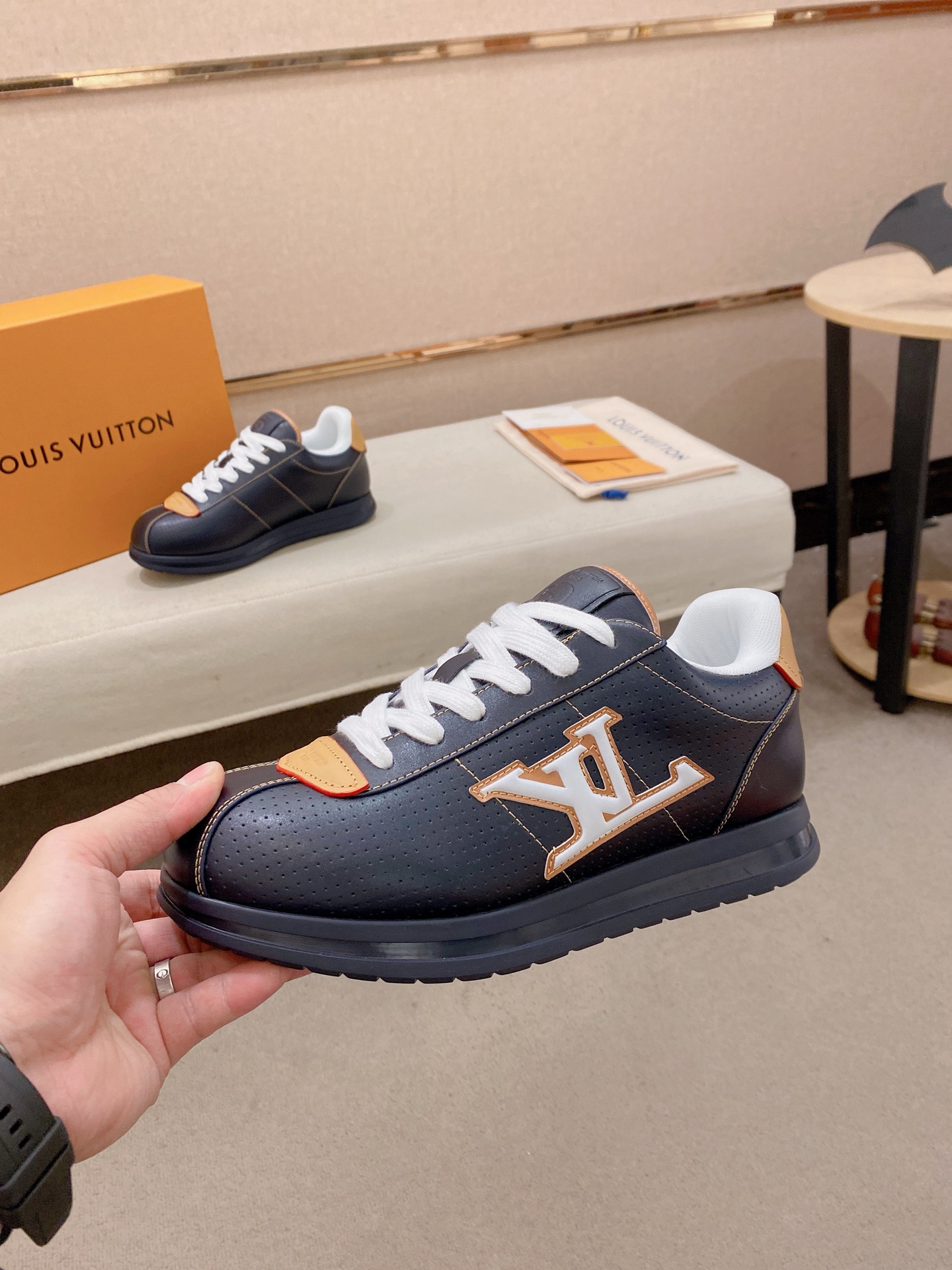 LV shoe