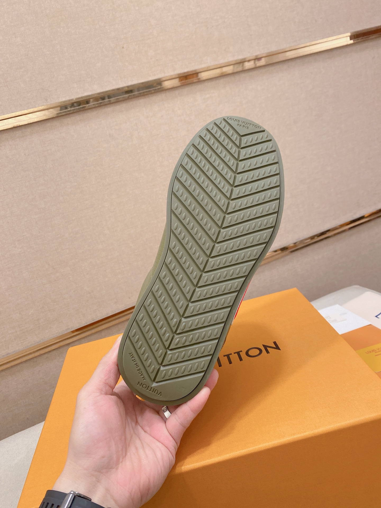 LV shoe