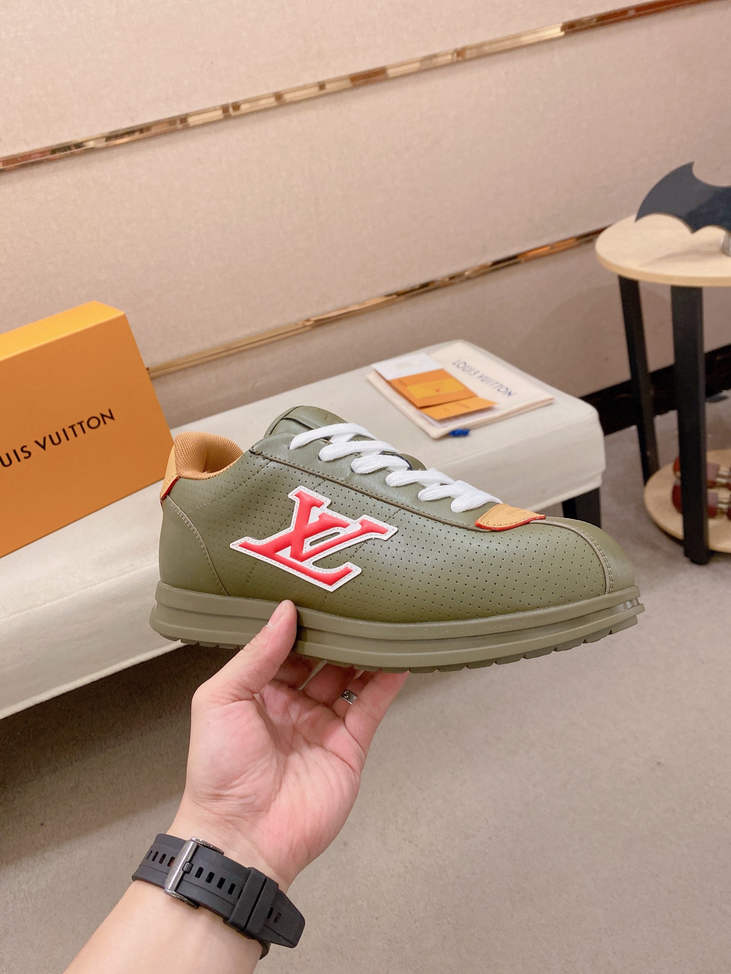 LV shoe
