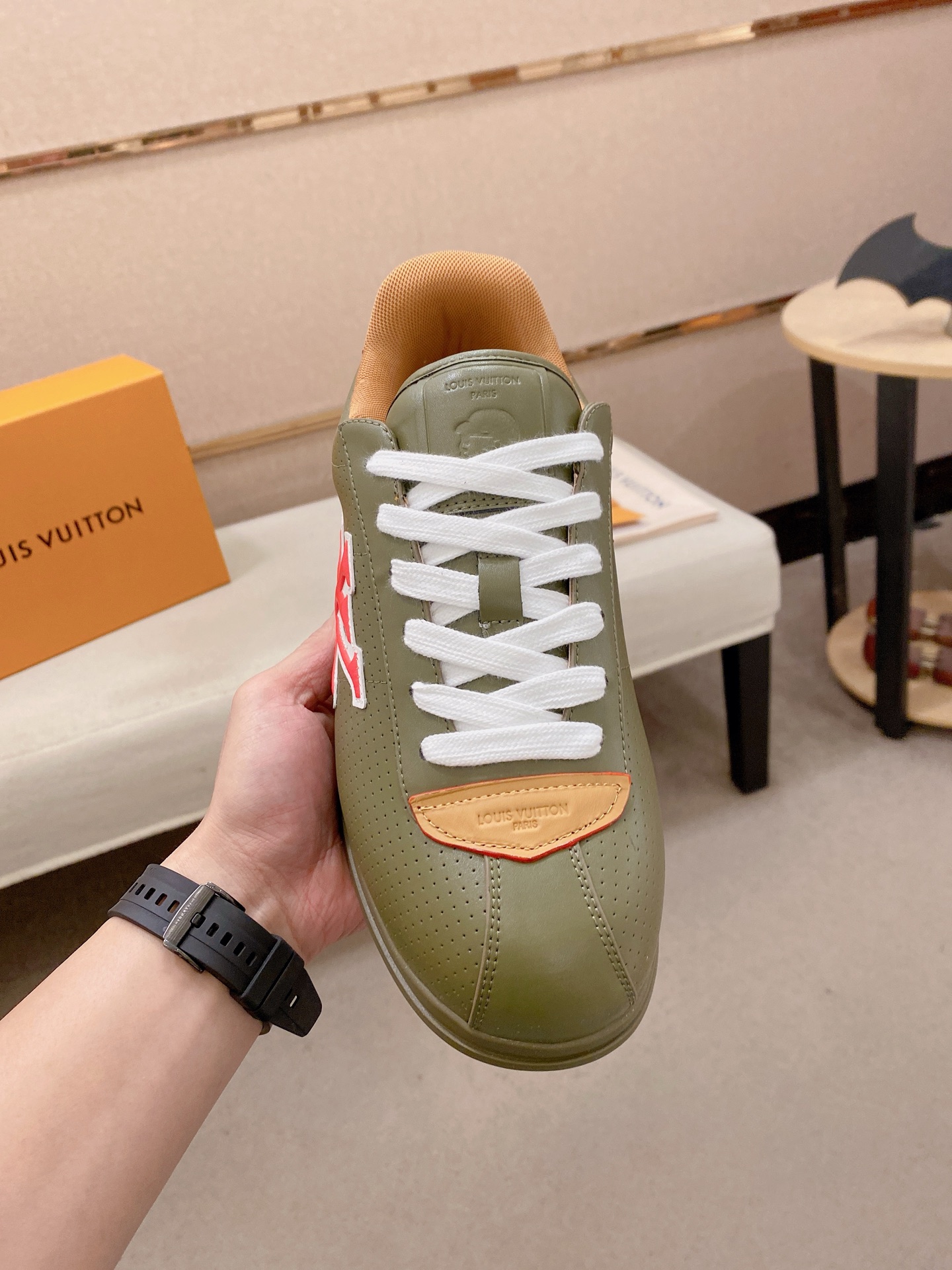 LV shoe