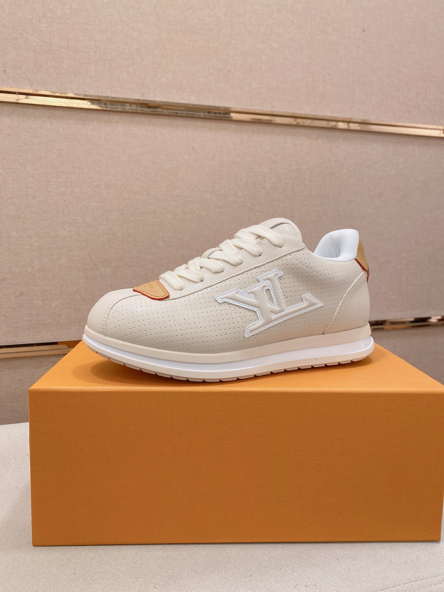 LV shoe