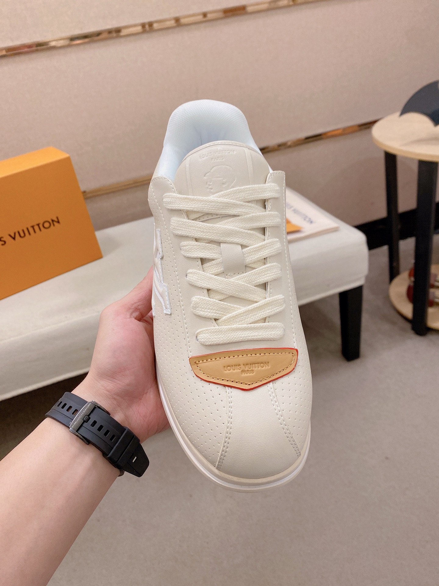 LV shoe
