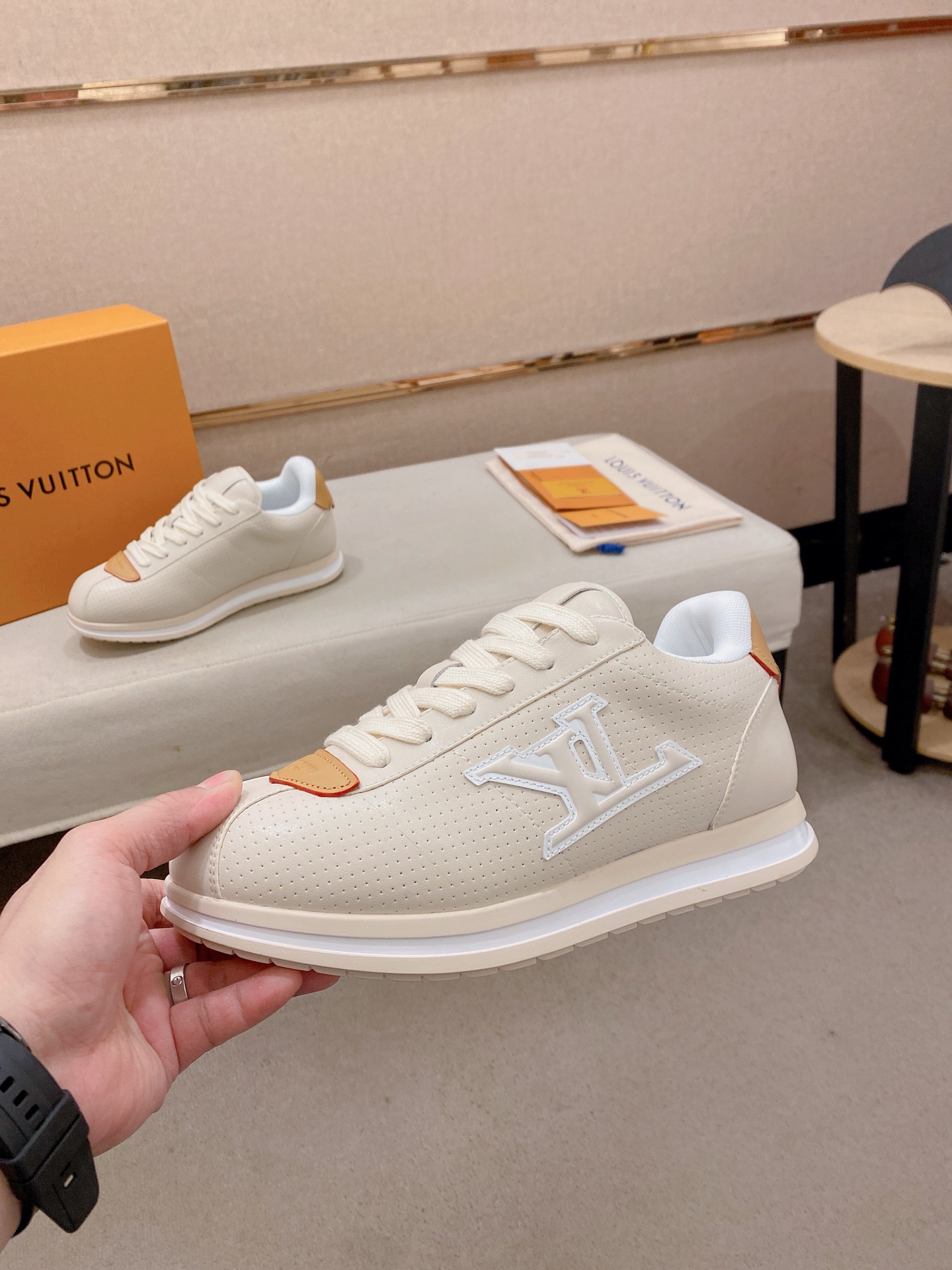 LV shoe