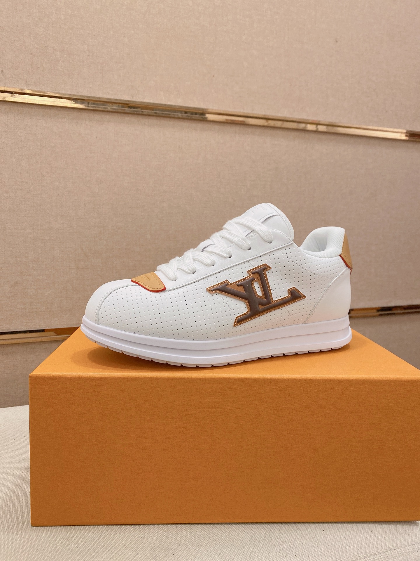 LV shoe