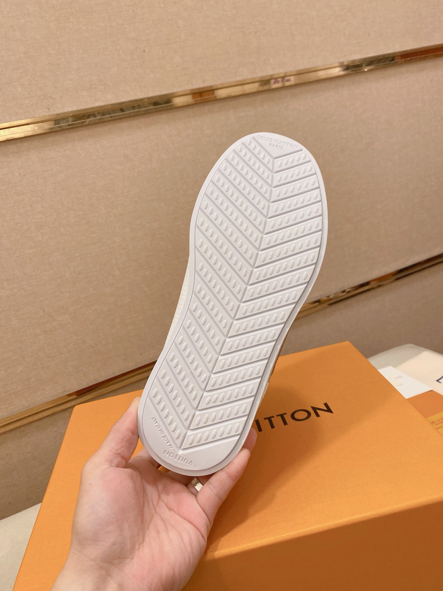 LV shoe