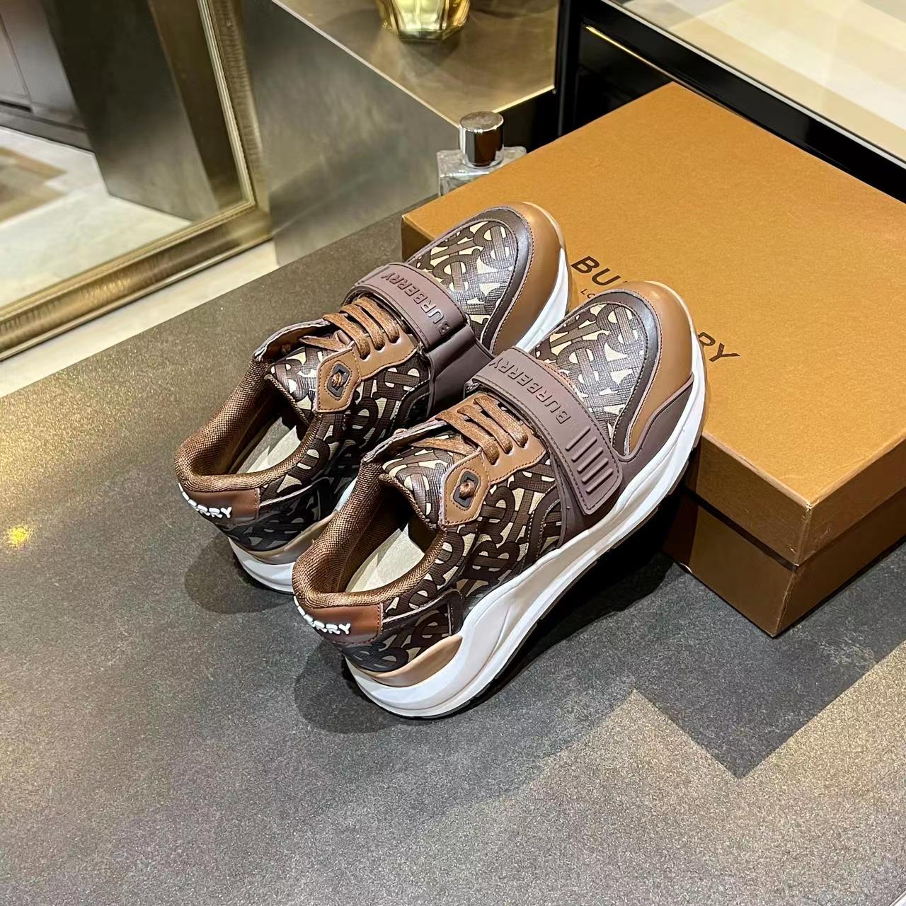 Burberry shoes