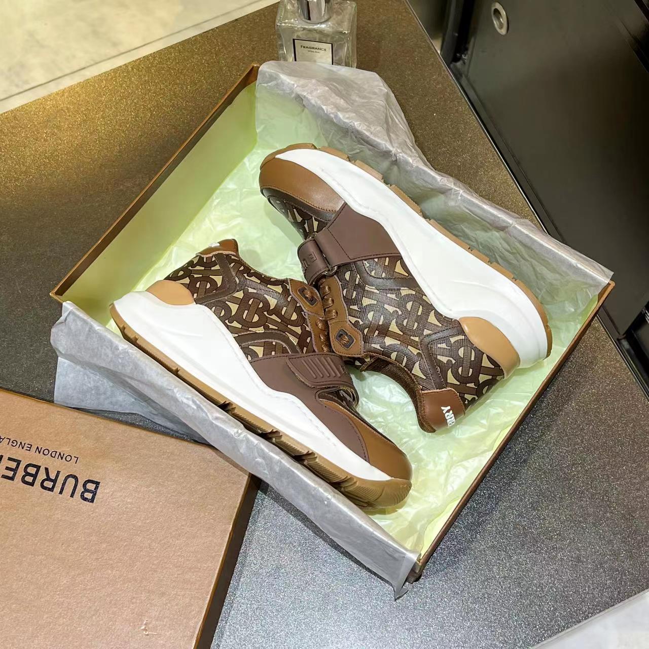 Burberry shoes