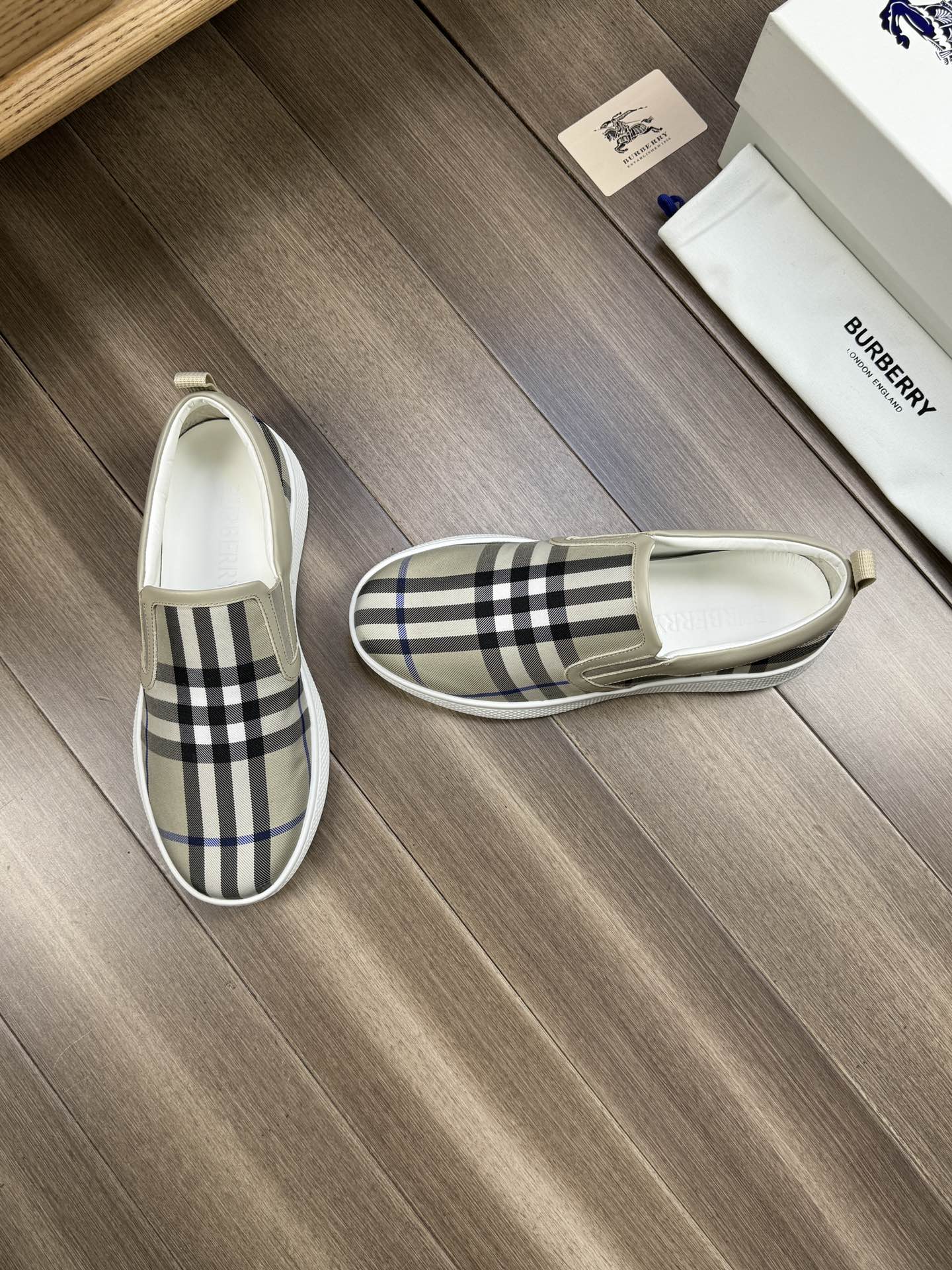 Burberry shoes