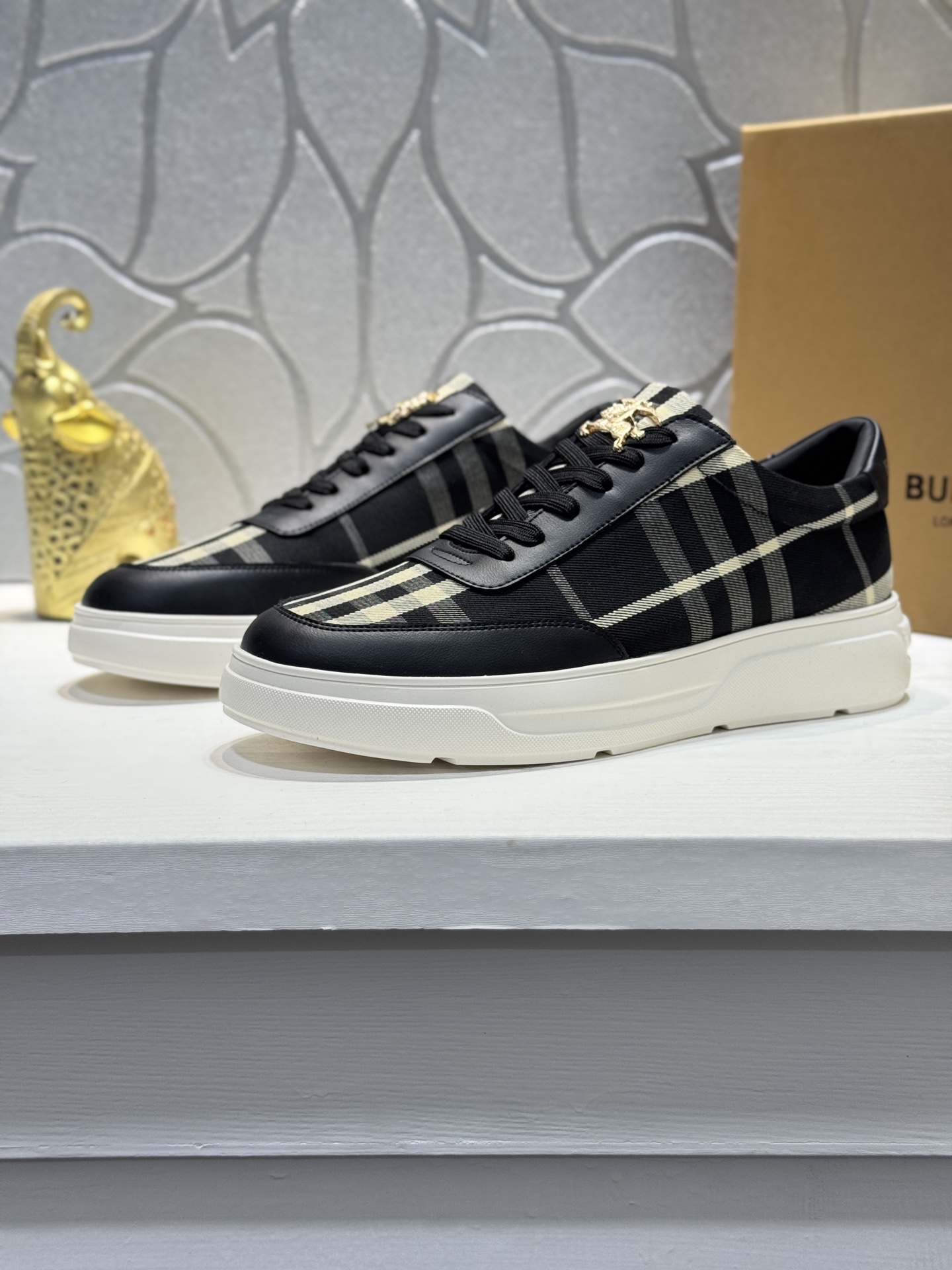 Burberry shoes