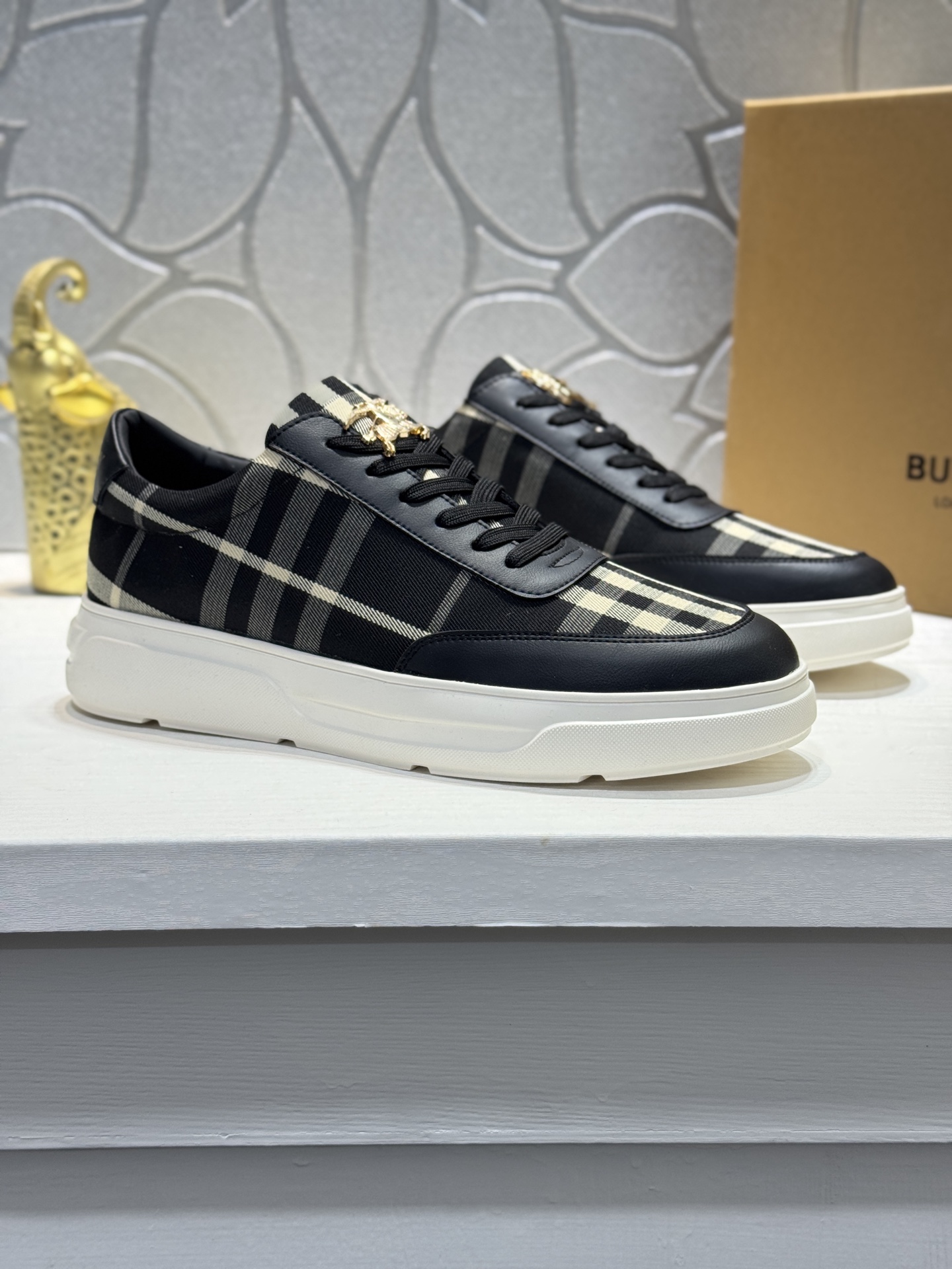 Burberry shoes