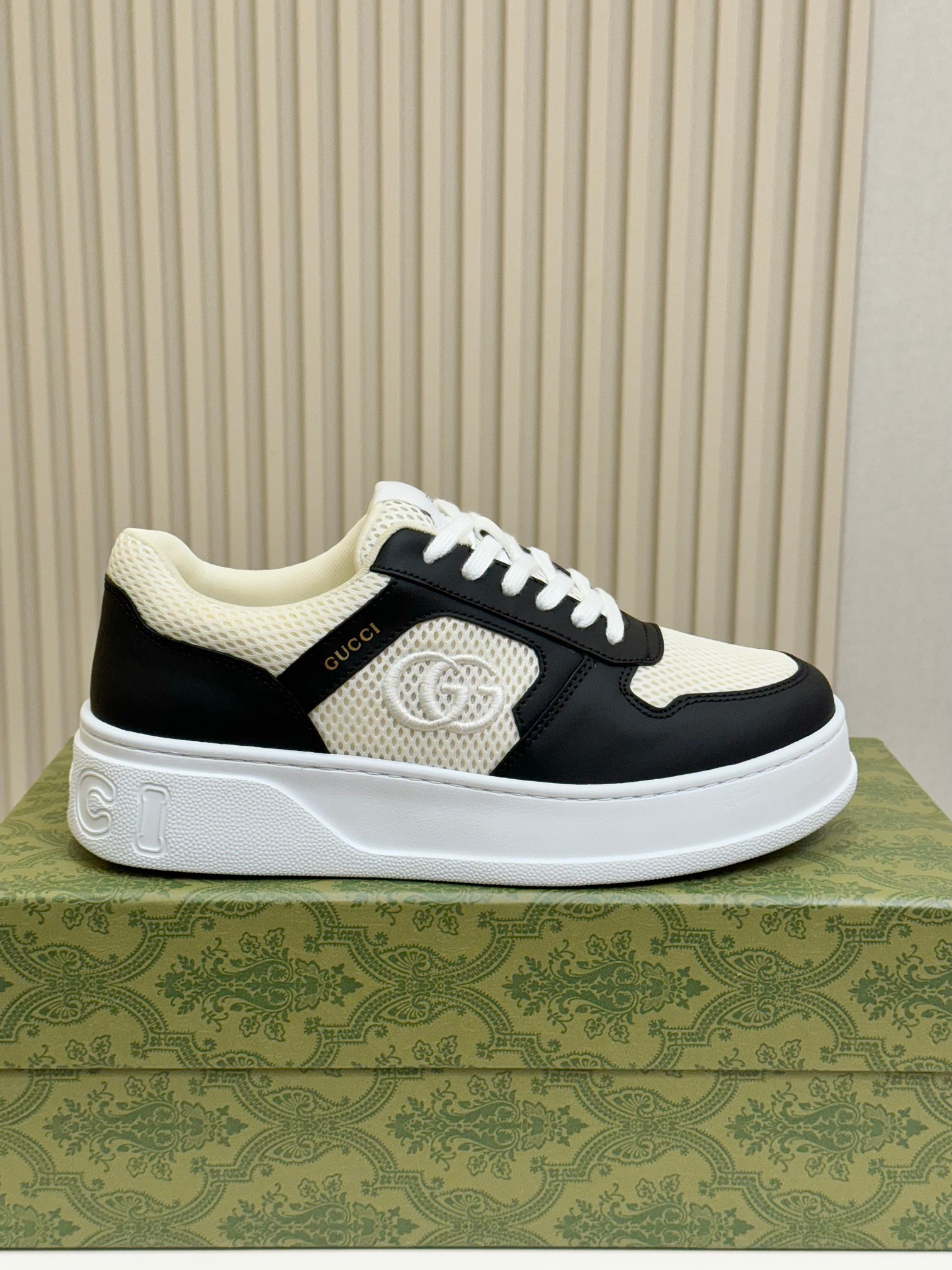 Gucci shoes