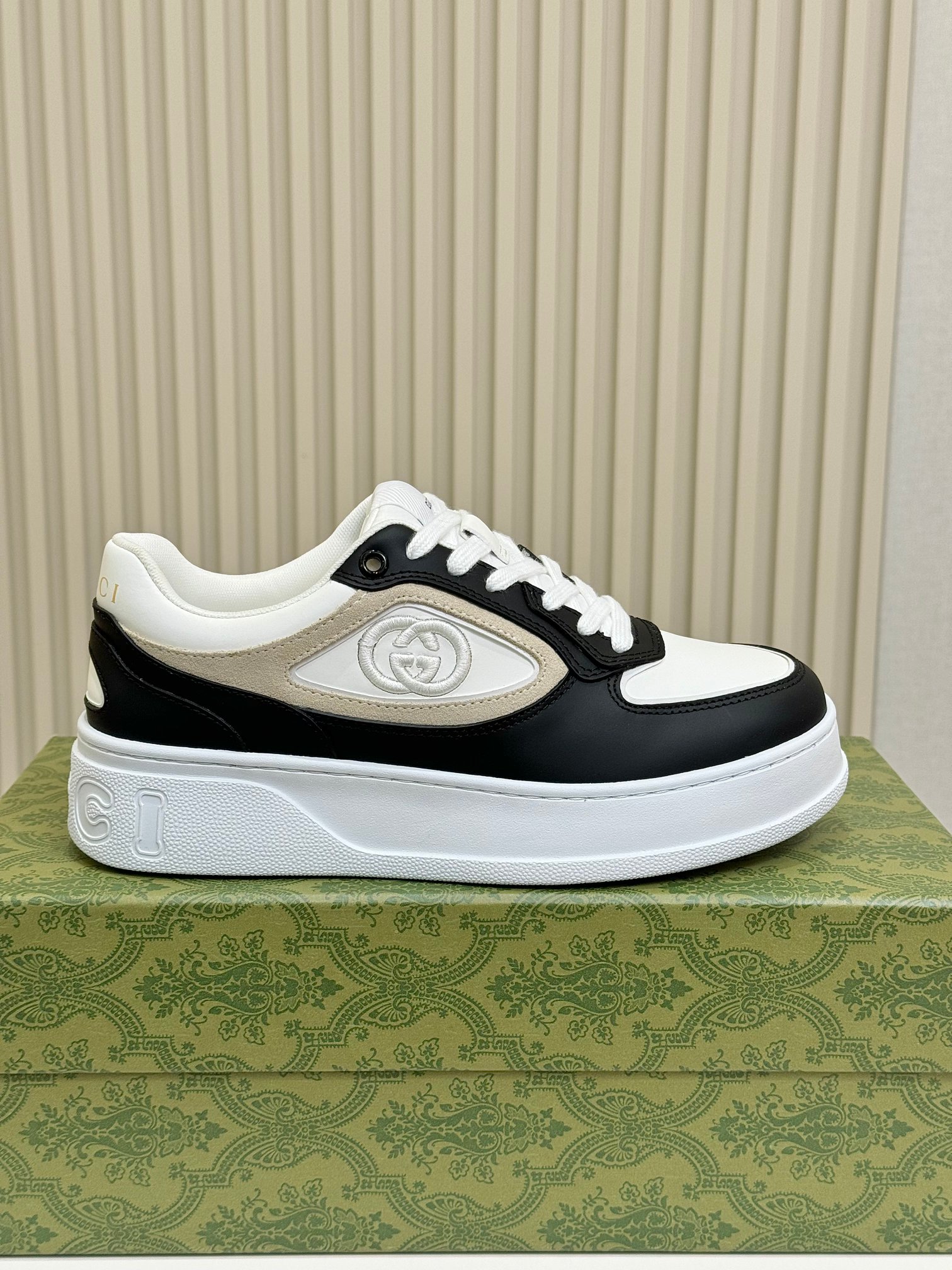 Gucci shoes