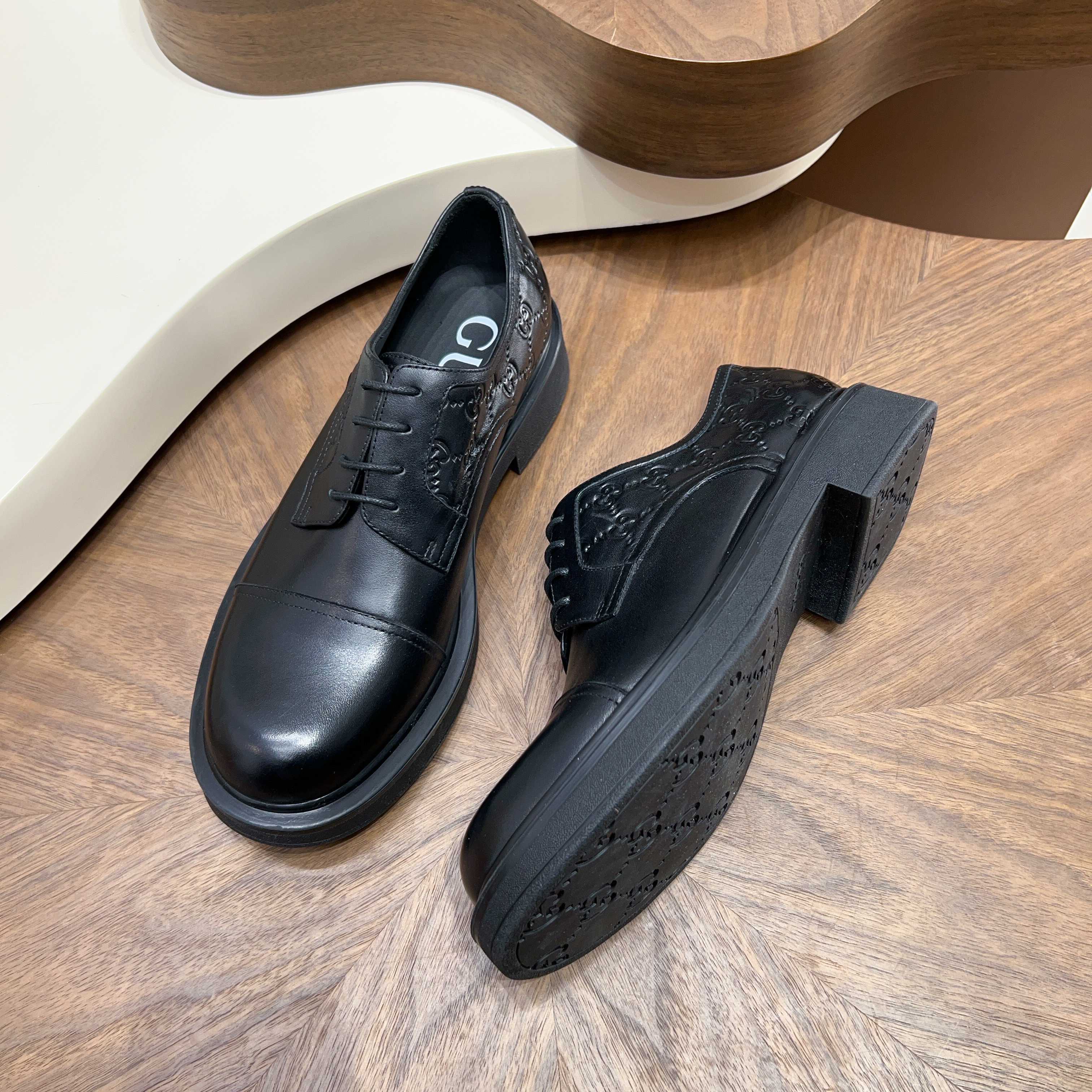 Gucci shoes