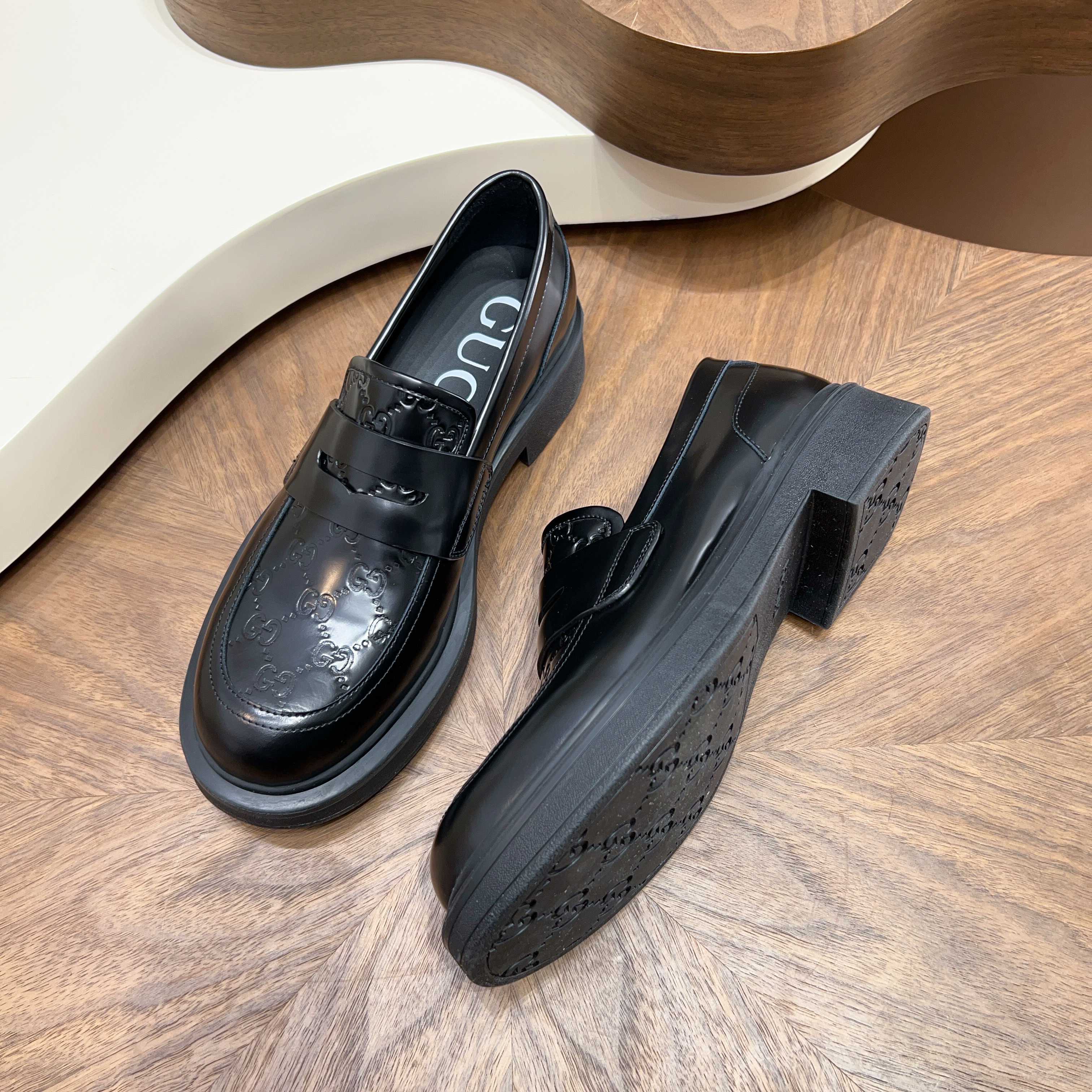 Gucci shoes