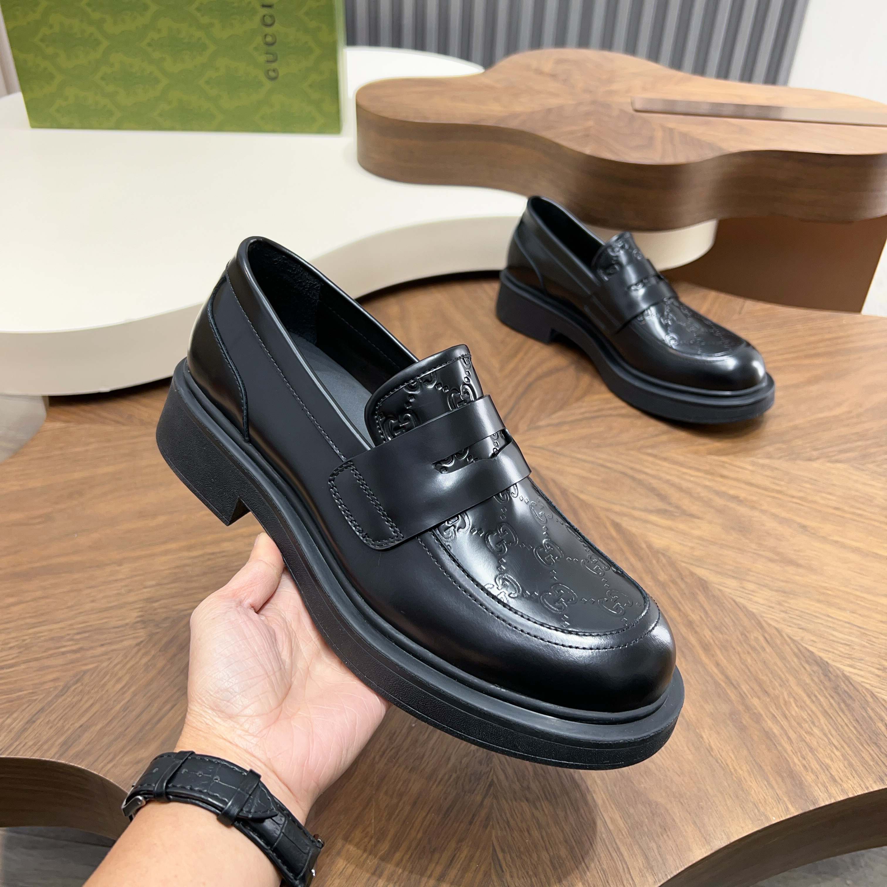Gucci shoes
