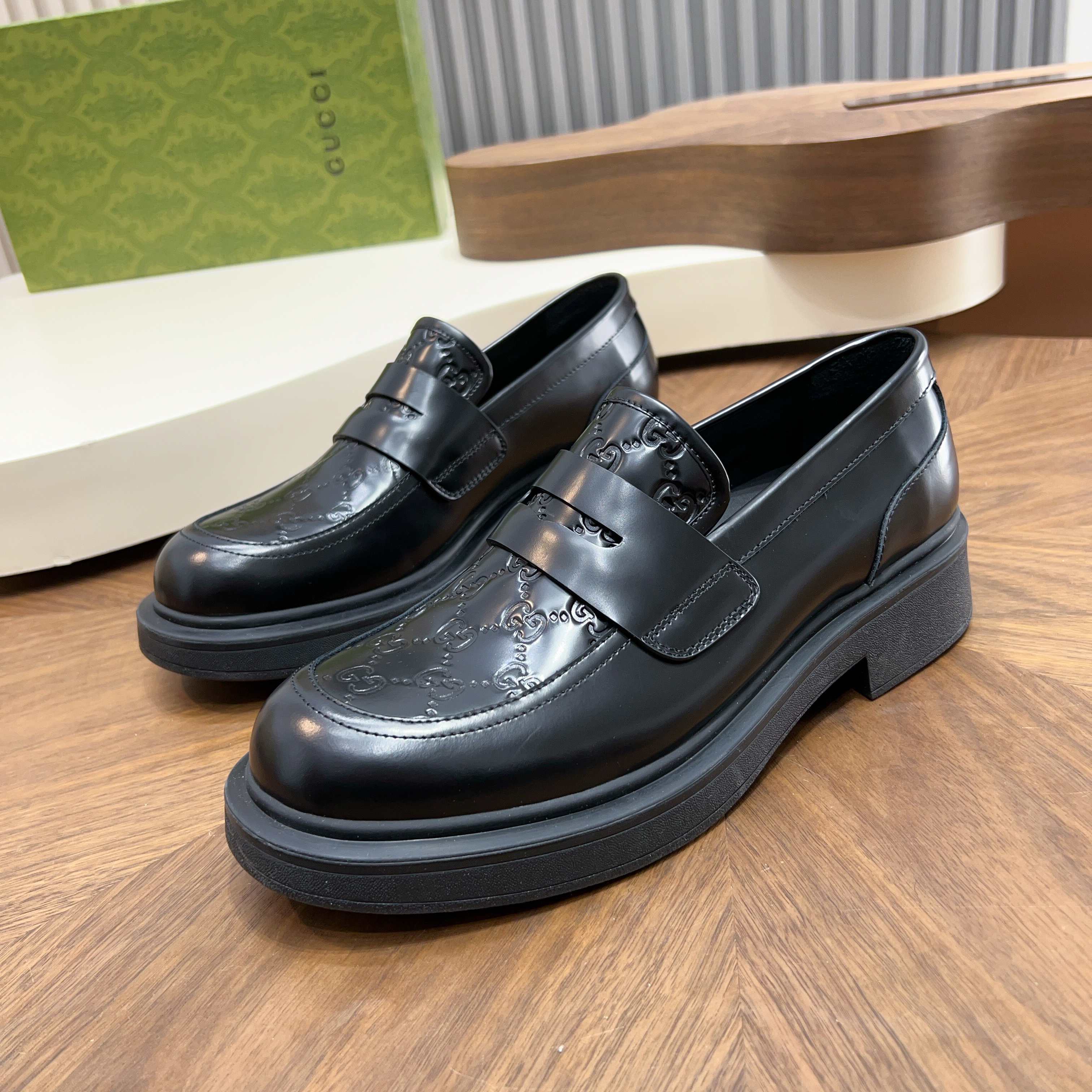 Gucci shoes