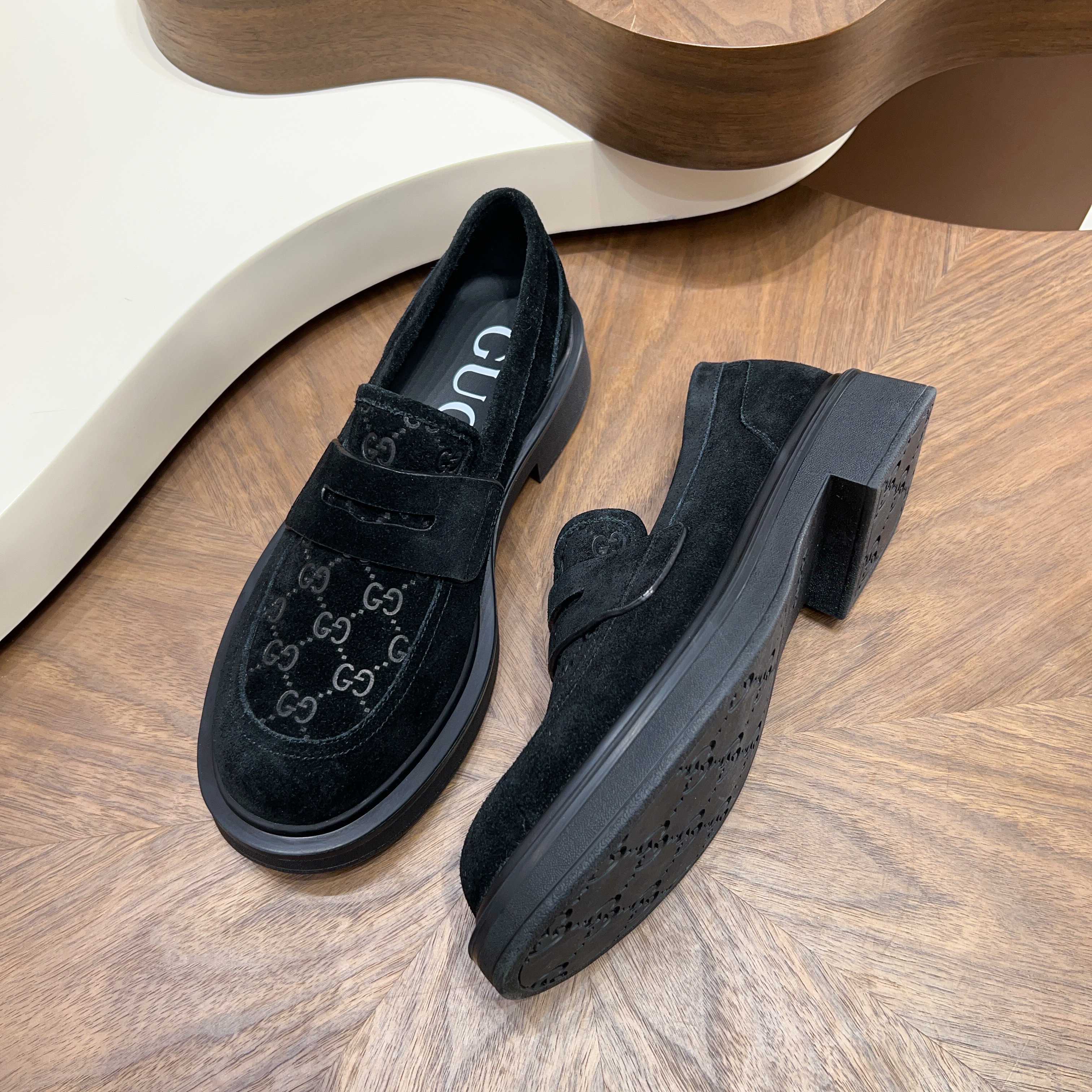 Gucci shoes