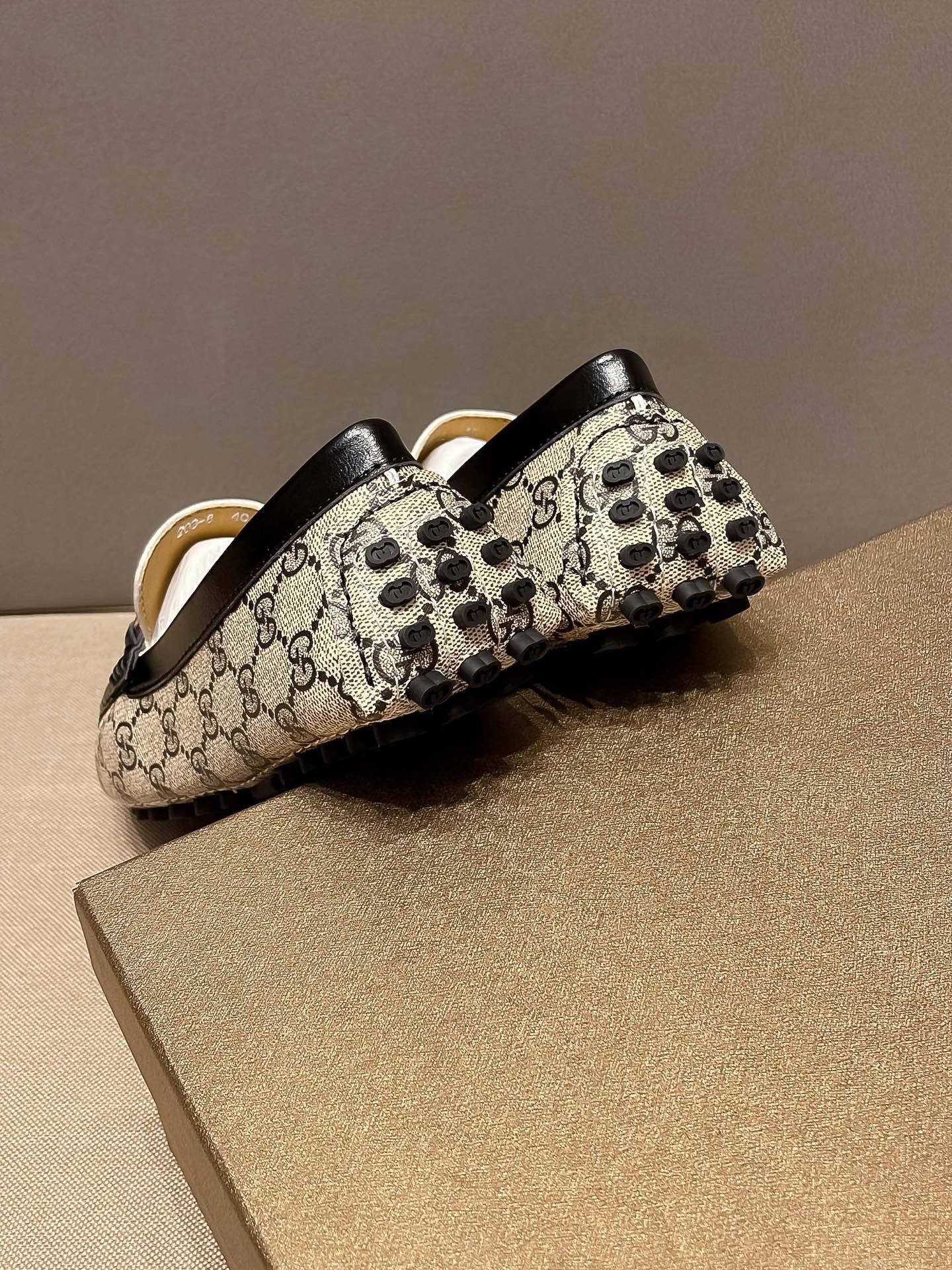 Gucci shoes