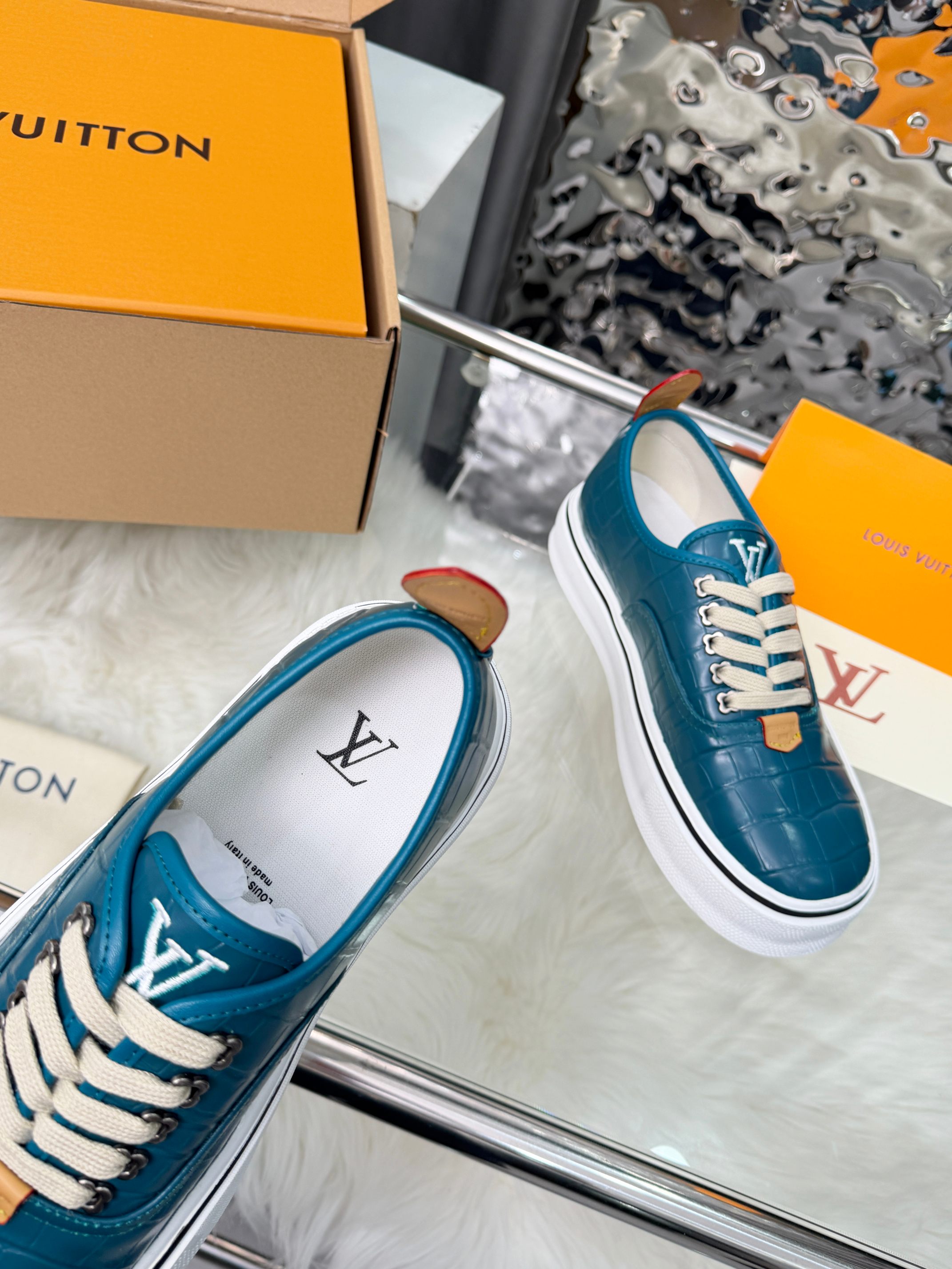 LV