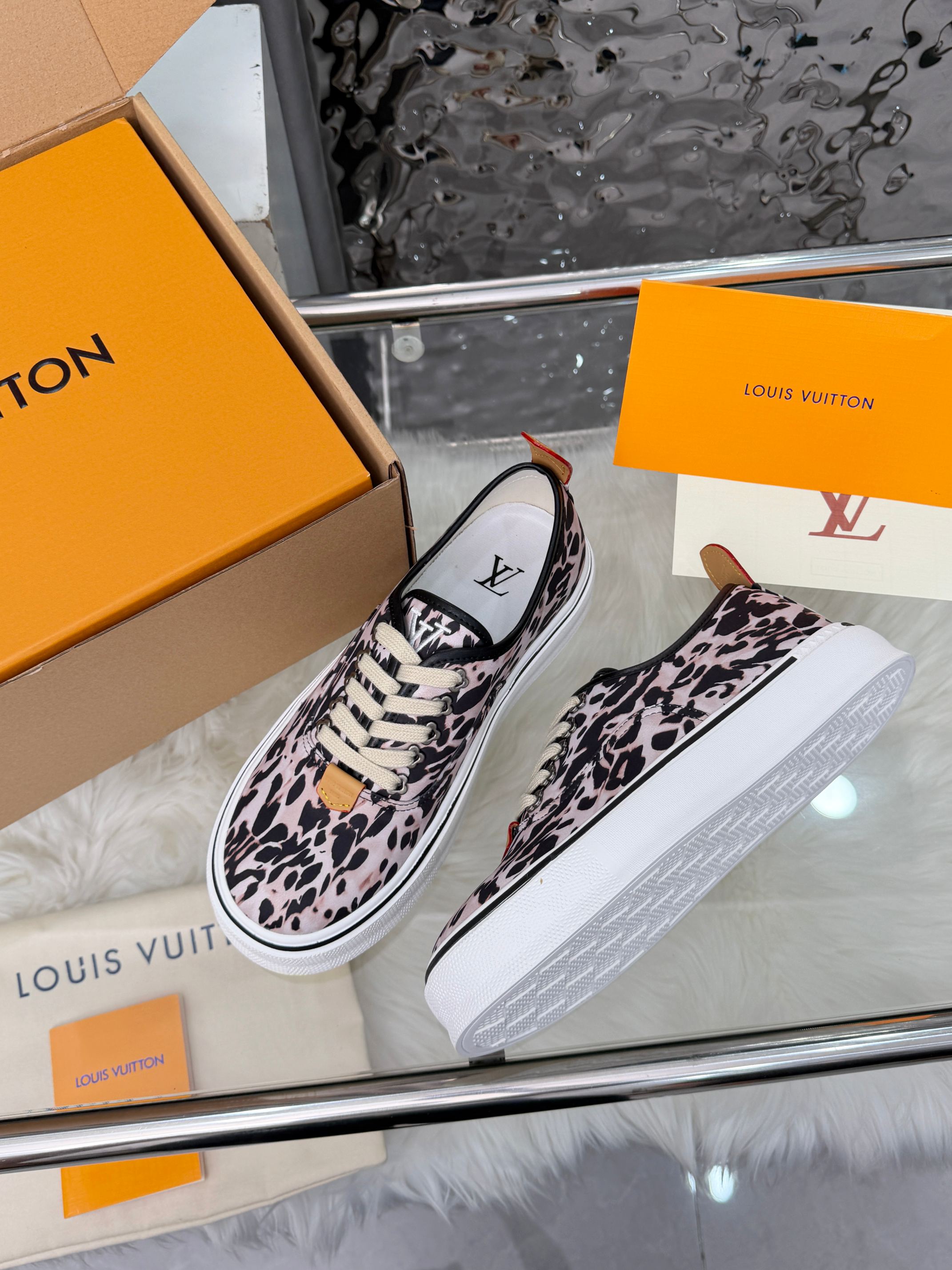 LV