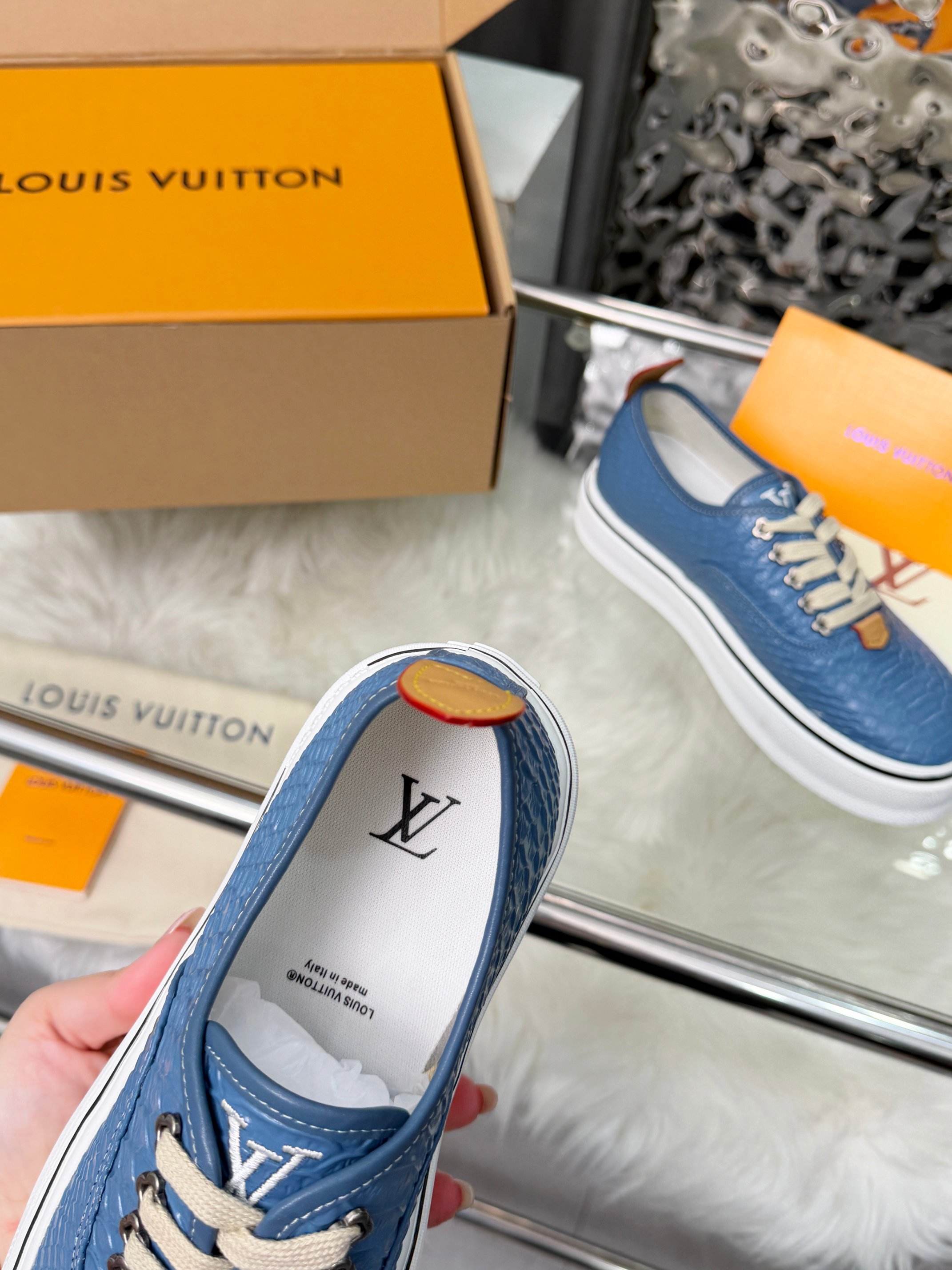 LV