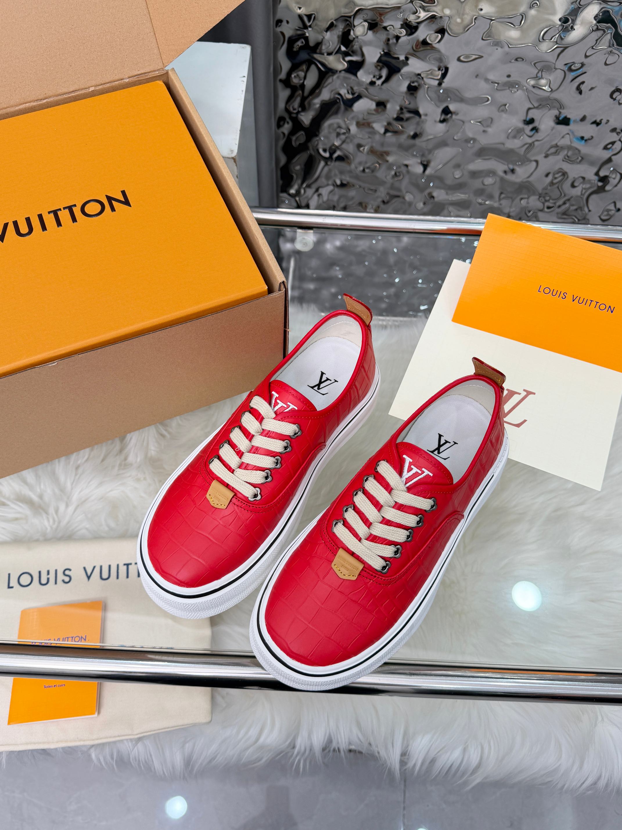 LV
