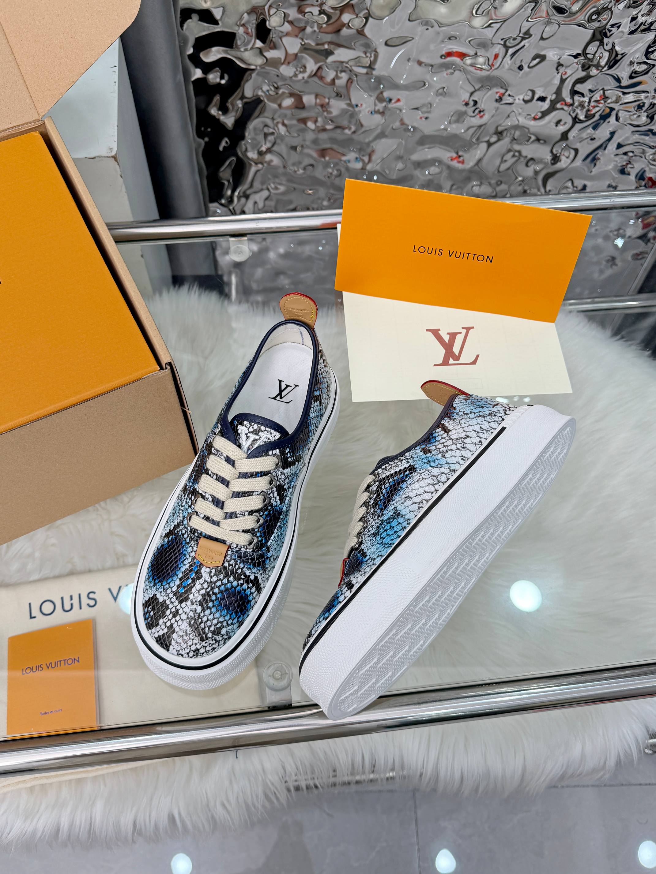 LV