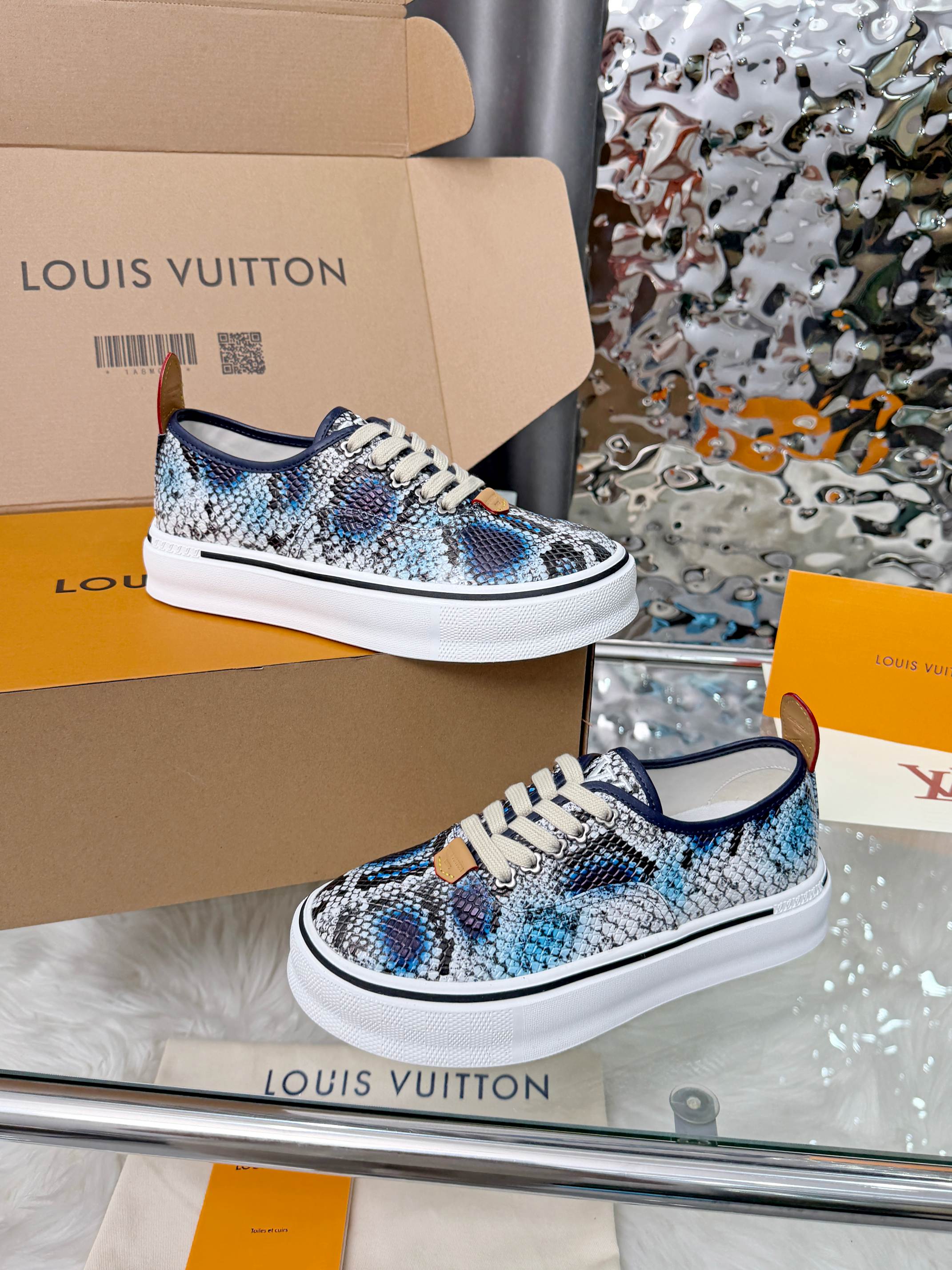 LV