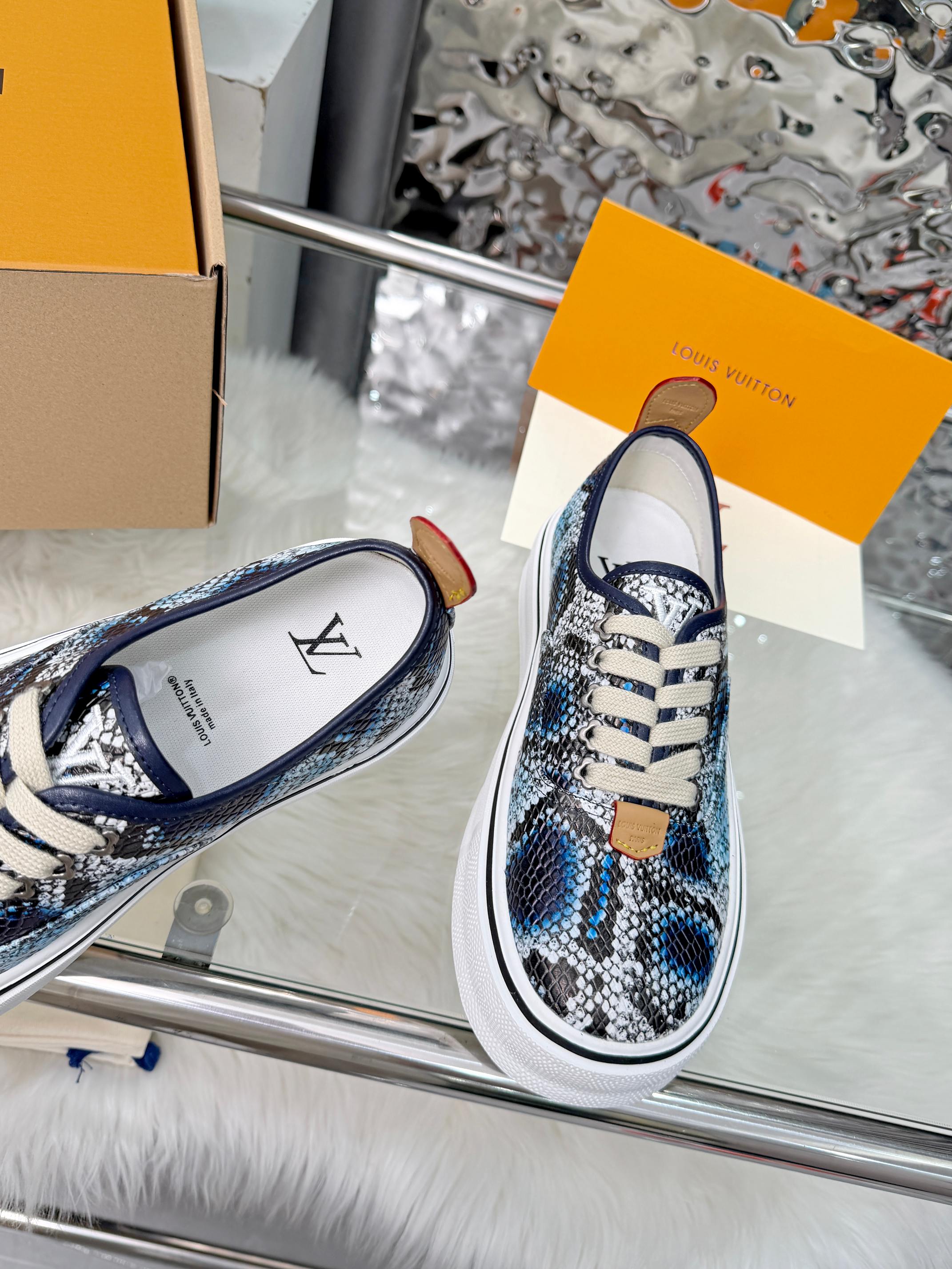 LV