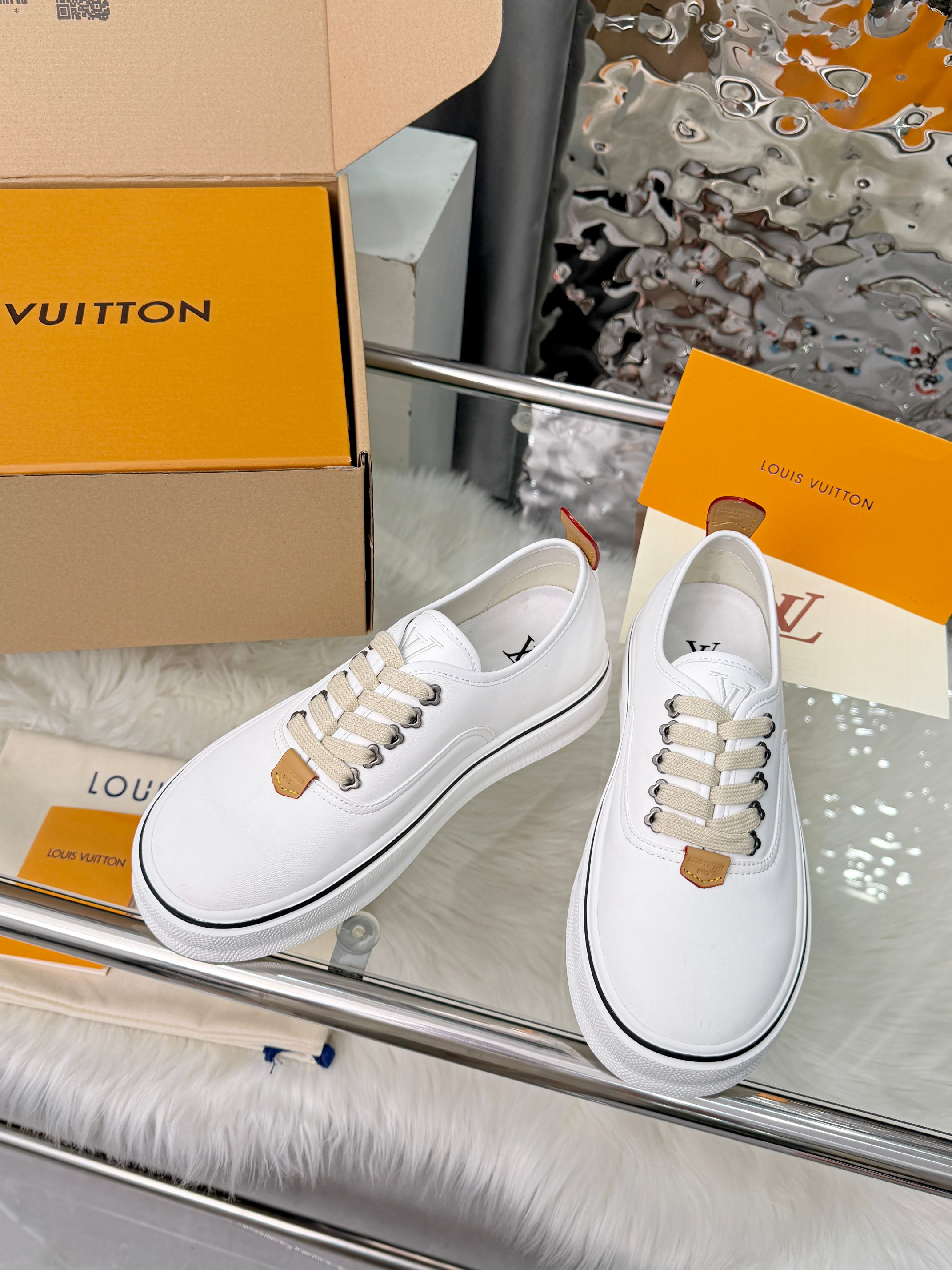 LV