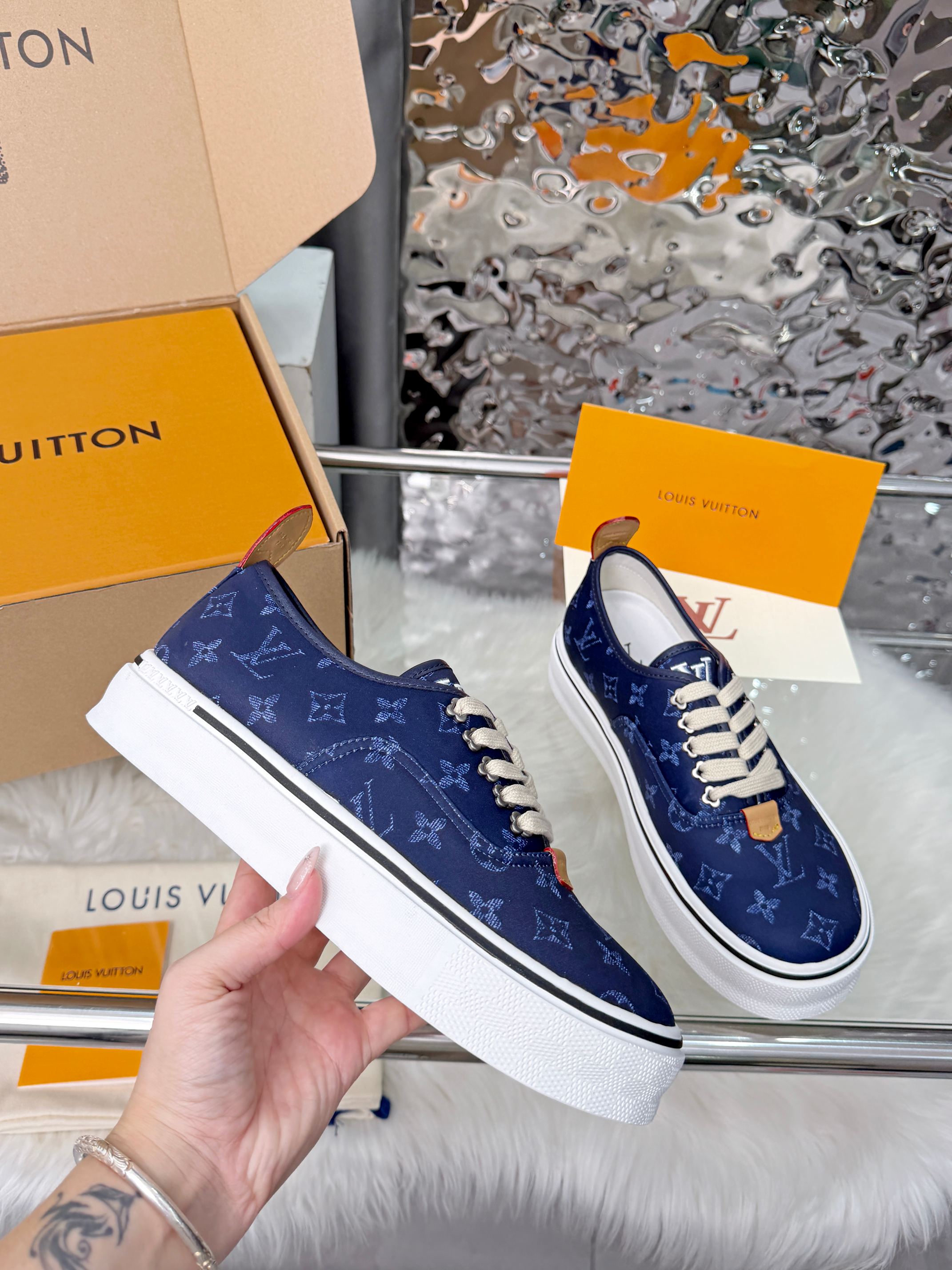 LV